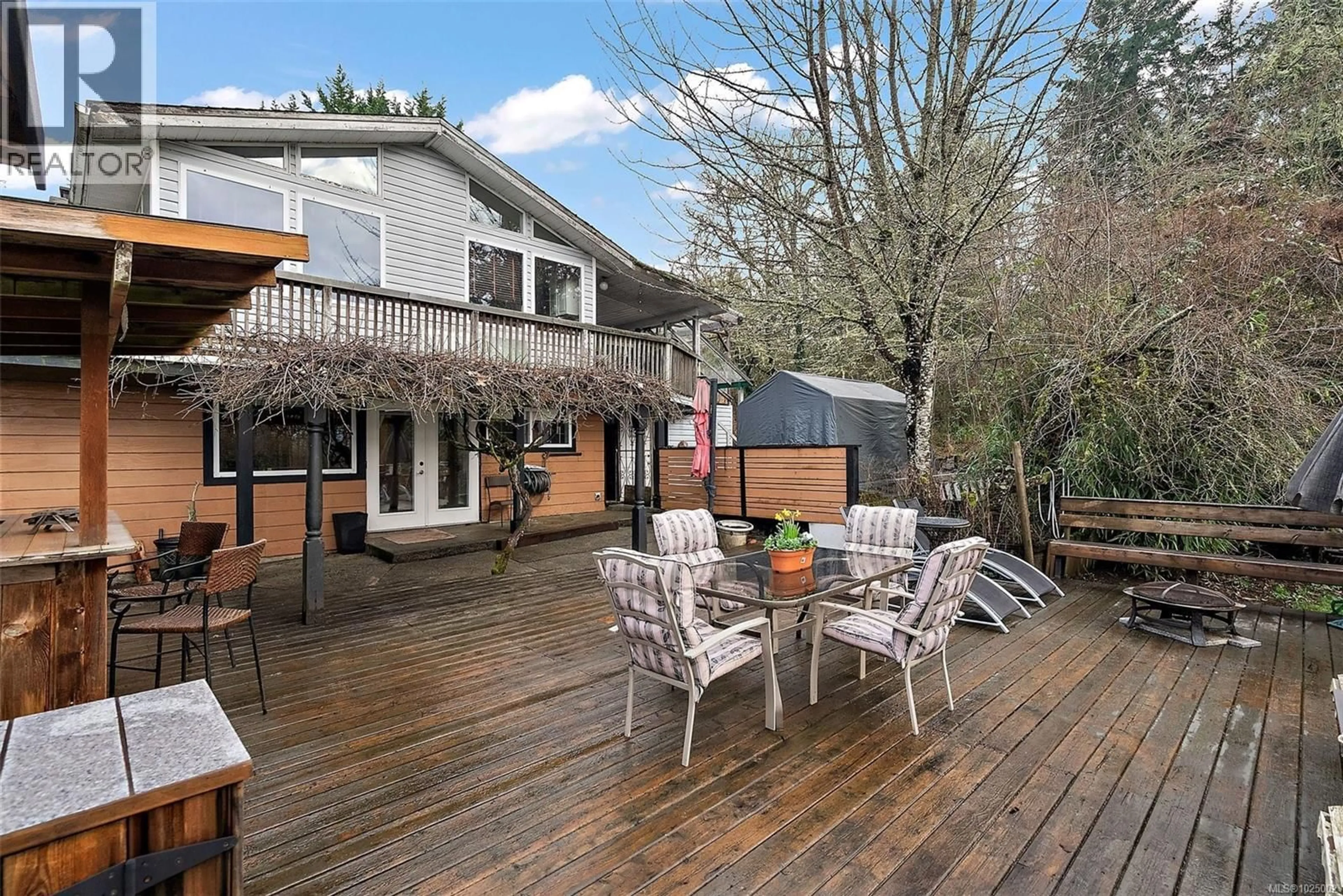 Patio, street for 9146 WEST SAANICH ROAD, North Saanich British Columbia V8L5T4