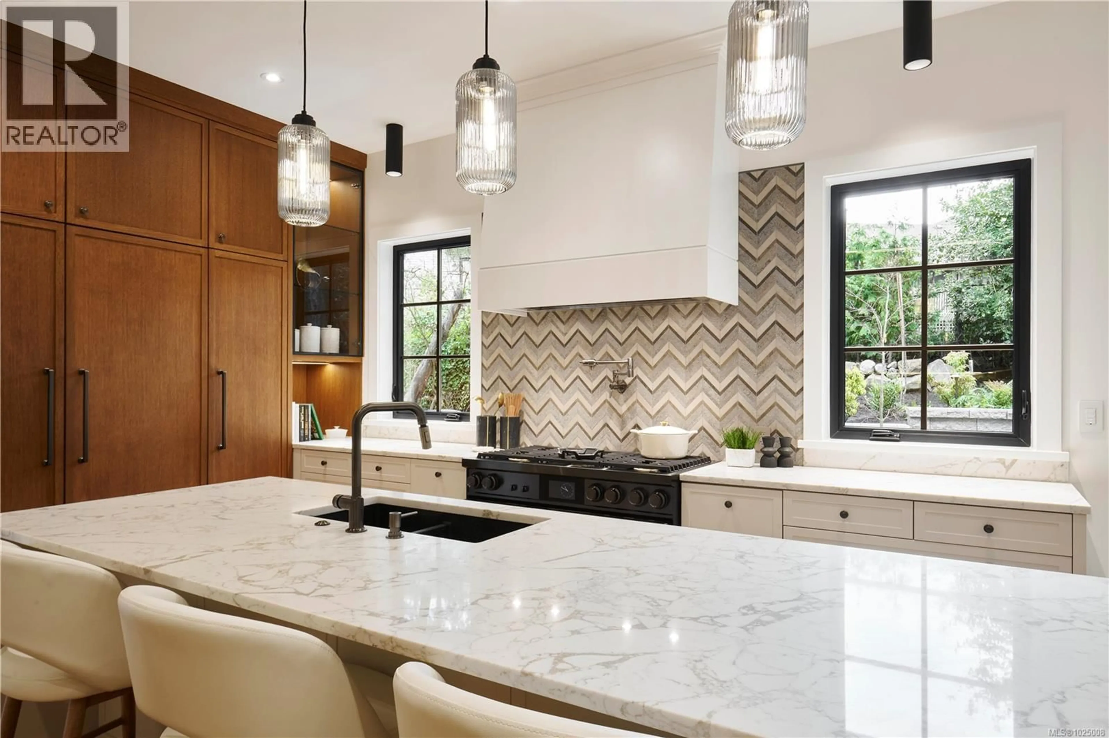 Contemporary kitchen, ceramic/tile floor for 3915 WOODLANDS PLACE, Saanich British Columbia V8N4J7