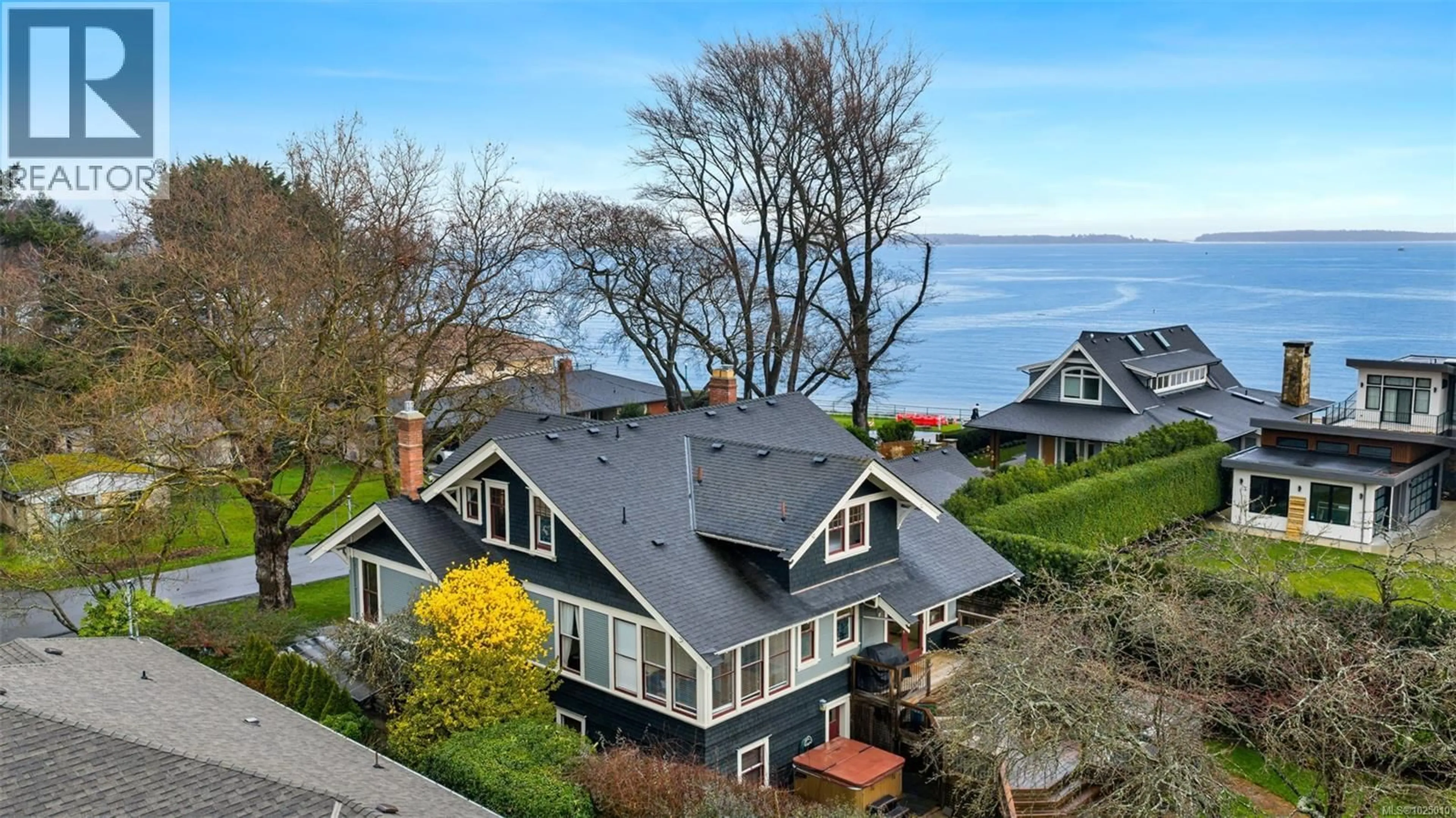 A pic from outside/outdoor area/front of a property/back of a property/a pic from drone, water/lake/river/ocean view for 2753 CAVENDISH AVENUE, Oak Bay British Columbia V8R2G7