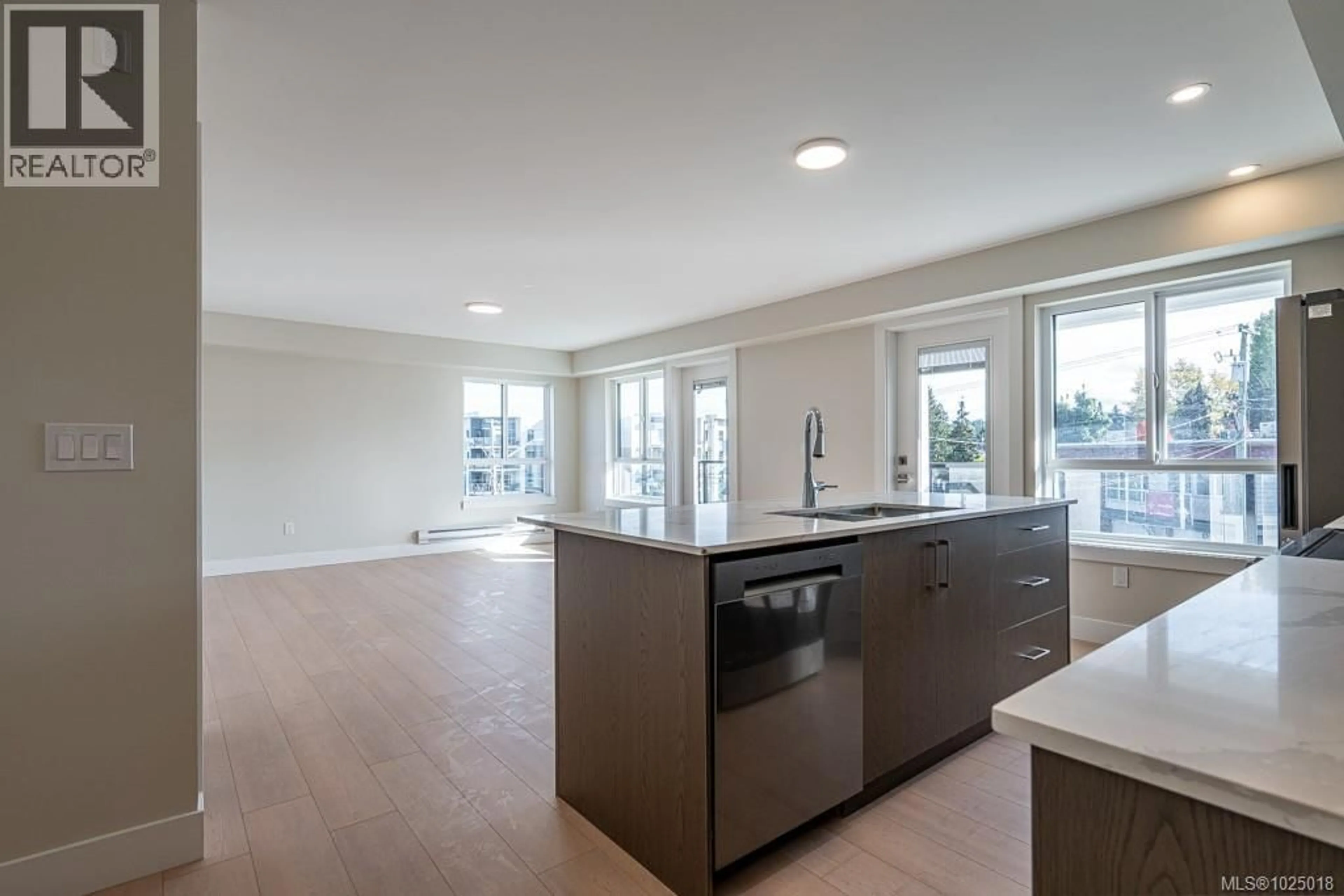 Open concept kitchen, unknown for 313 - 171 JENSEN AVENUE WEST, Parksville British Columbia V9P1K3