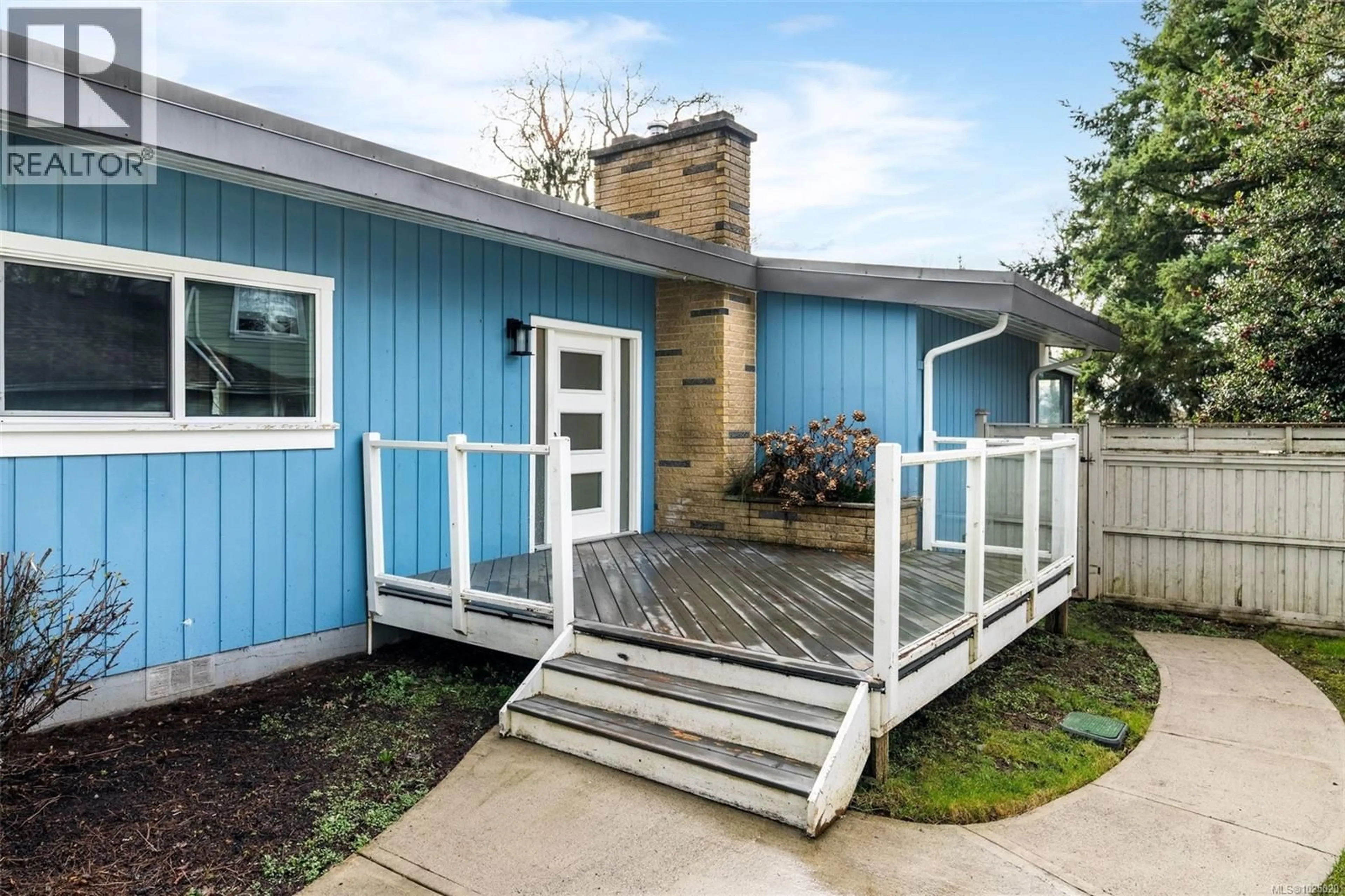 Home with vinyl exterior material, street for 4638 FALAISE DRIVE, Saanich British Columbia V8Y1B3