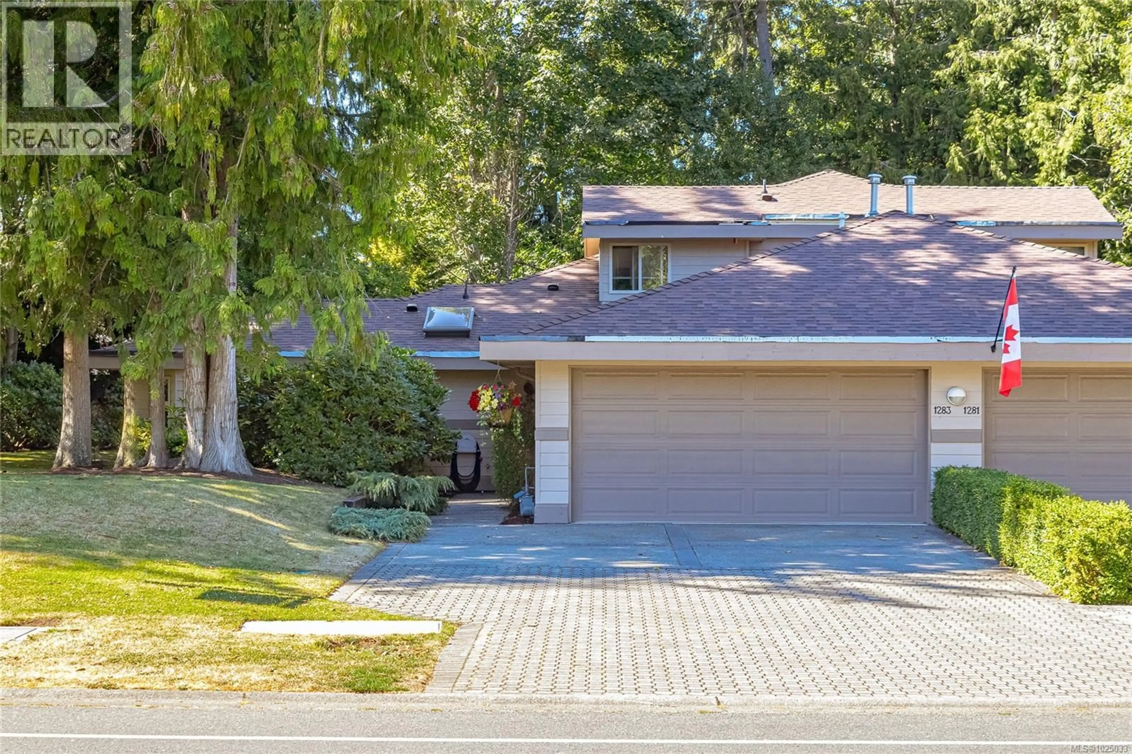 A pic from outside/outdoor area/front of a property/back of a property/a pic from drone, street for 1283 ROBERTON BOULEVARD, Parksville British Columbia V9P2P8