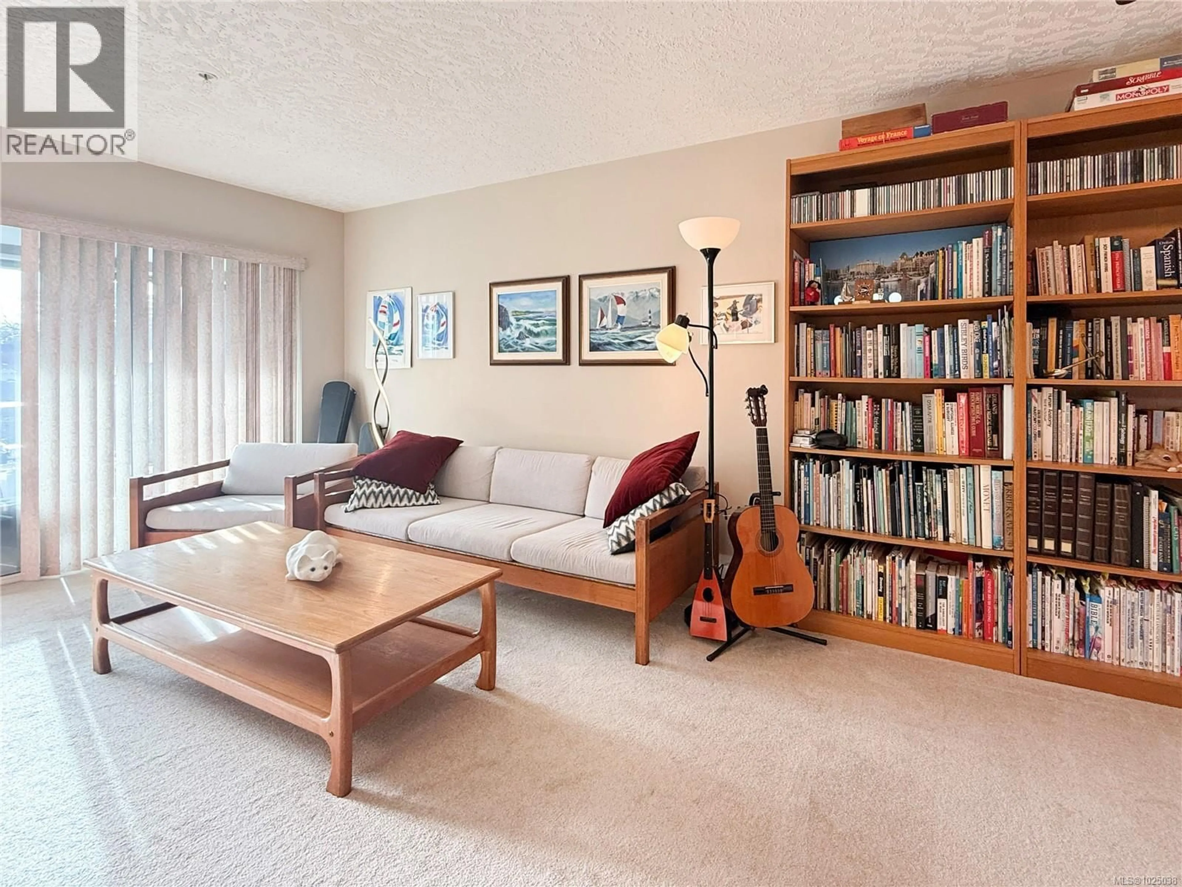 Living room with furniture, unknown for 308 - 1505 CHURCH AVENUE, Saanich British Columbia V8P2G7