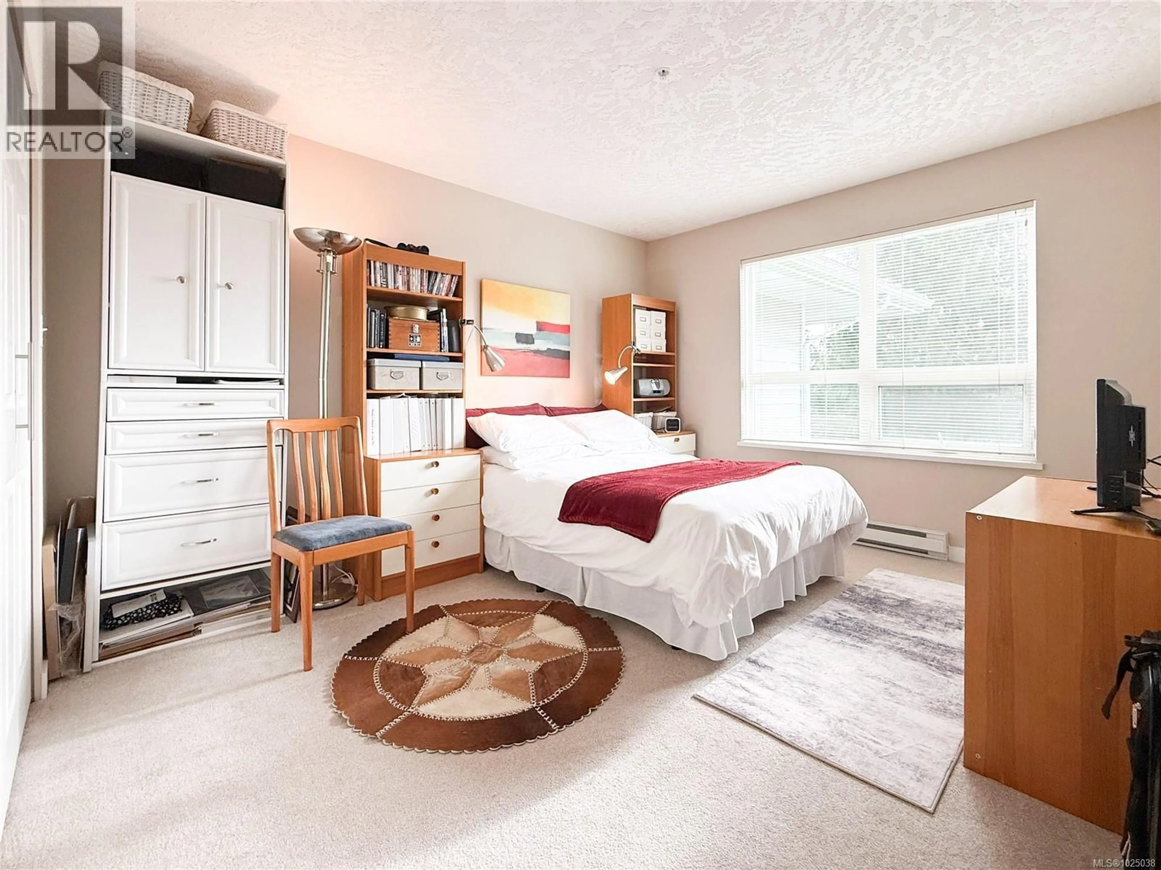 Bedroom with bed, unknown for 308 - 1505 CHURCH AVENUE, Saanich British Columbia V8P2G7