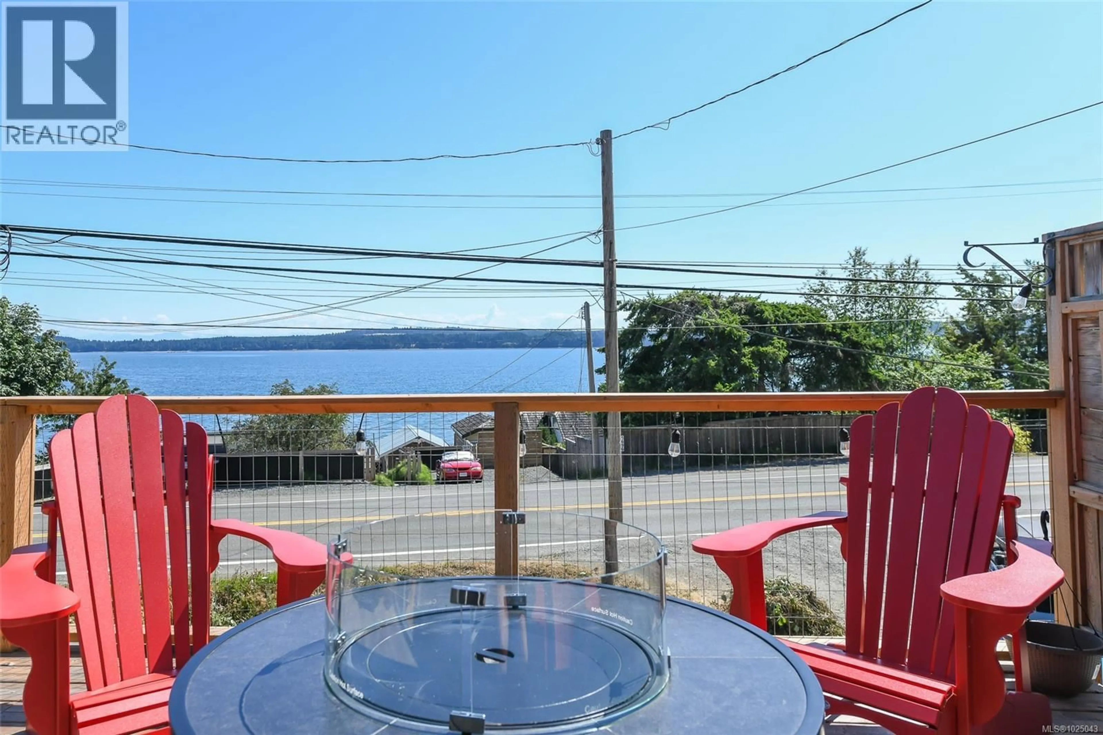 Patio, unknown for 5693 ISLAND HIGHWAY SOUTH, Union Bay British Columbia V0R3B0