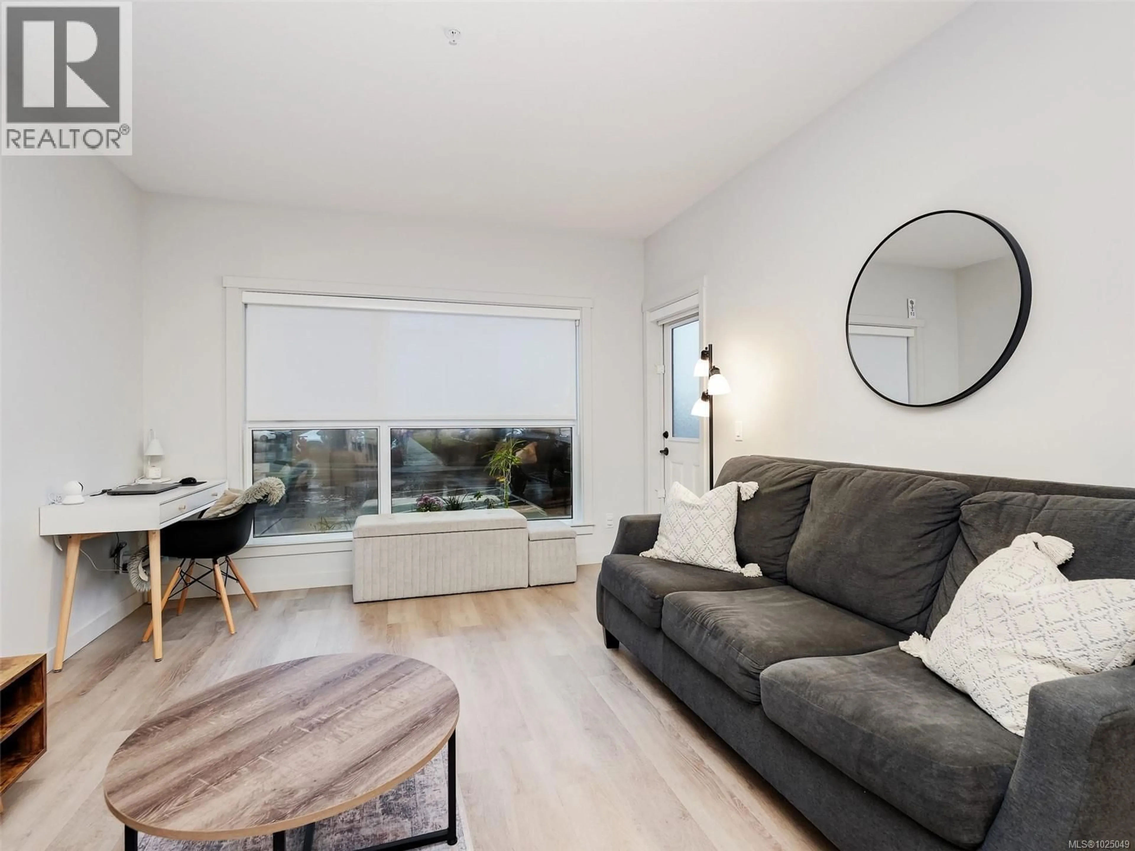 Living room with furniture, unknown for 106 - 2469 GATEWAY ROAD, Langford British Columbia V9B6R7