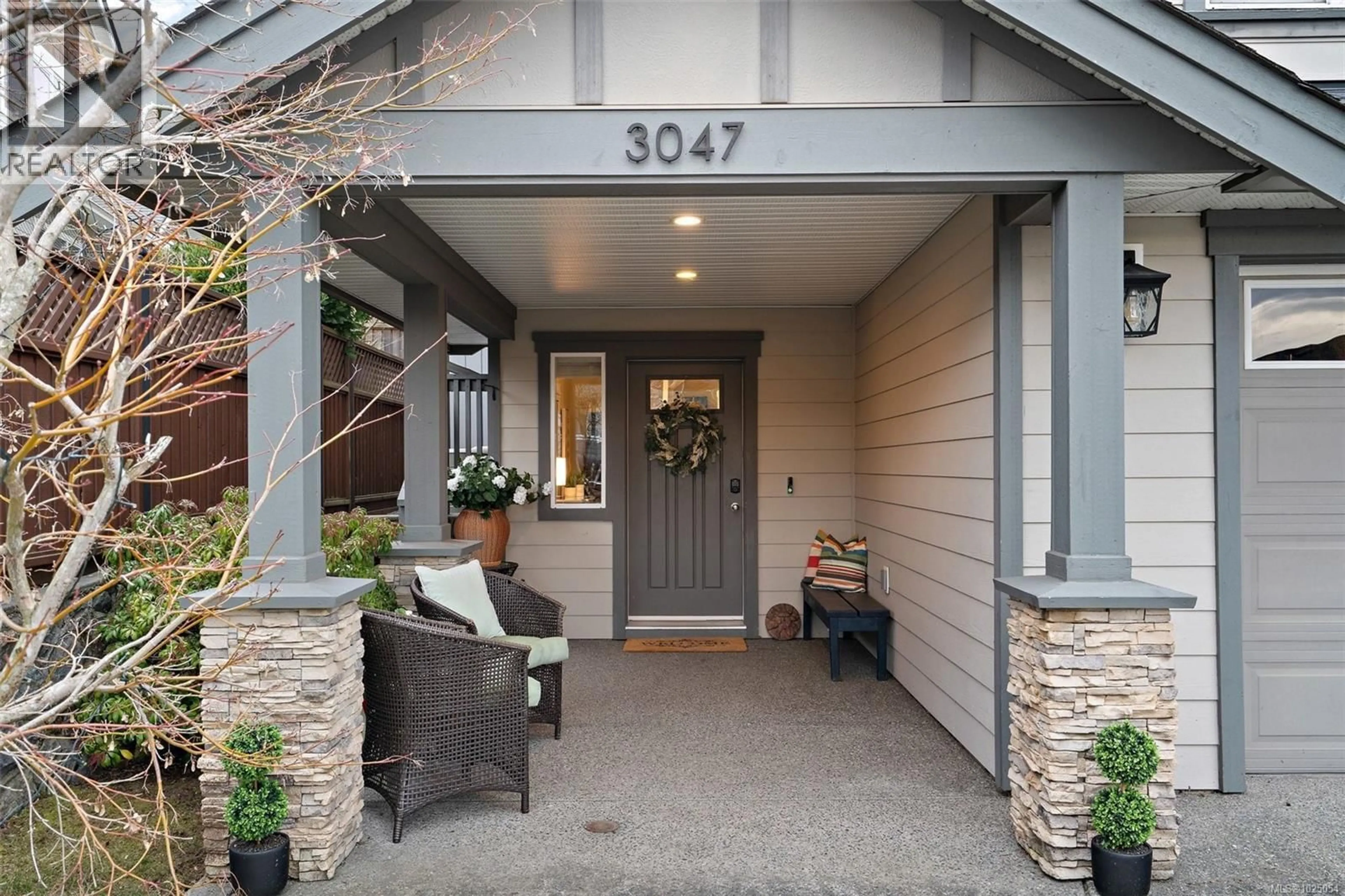 Indoor entryway for 3047 ALOUETTE DRIVE, Langford British Columbia V9B0M7