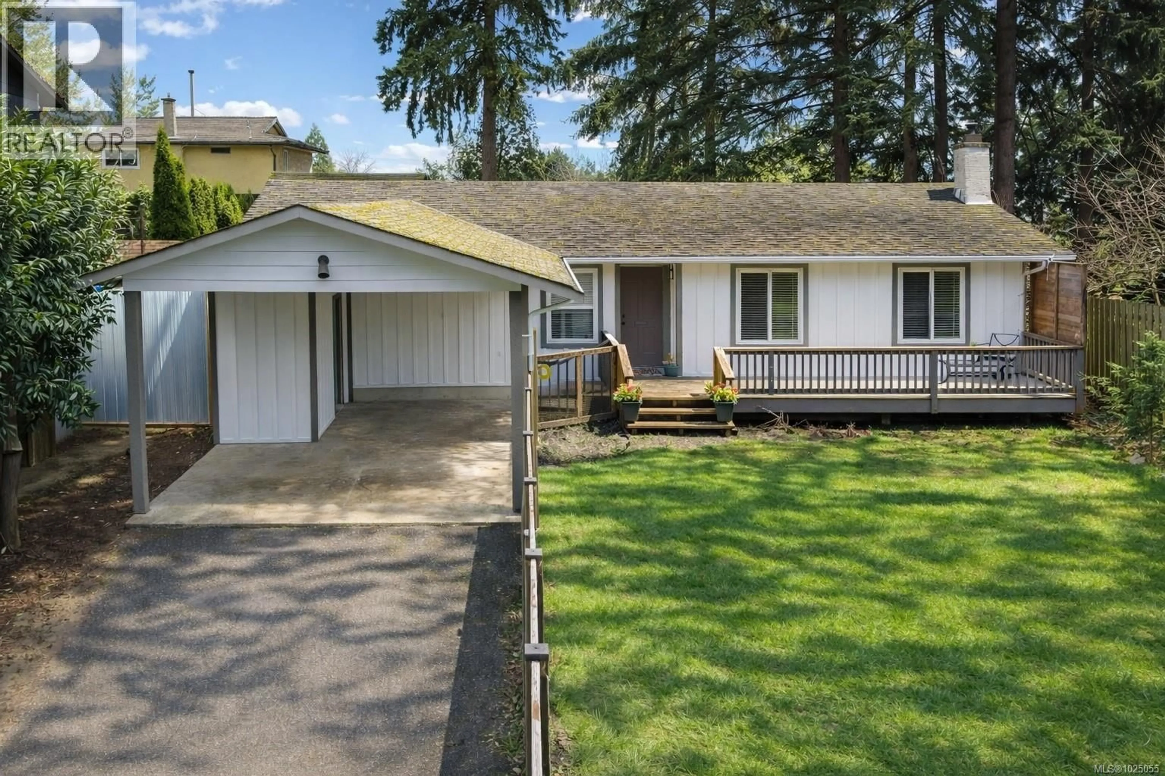 Home with vinyl exterior material, street for 1884 FRANCES STREET, Duncan British Columbia V9L5A2