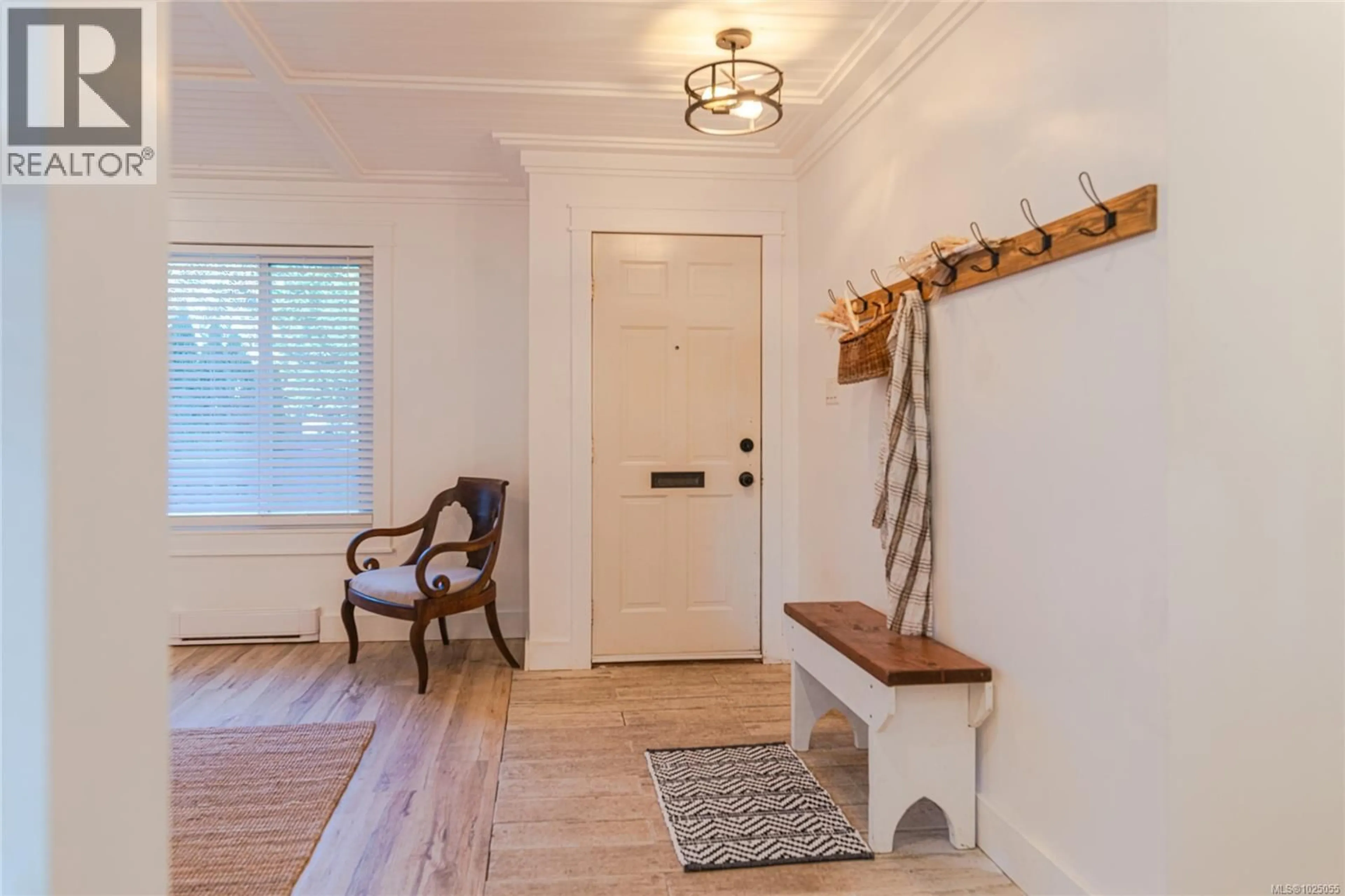 Indoor entryway for 1884 FRANCES STREET, Duncan British Columbia V9L5A2