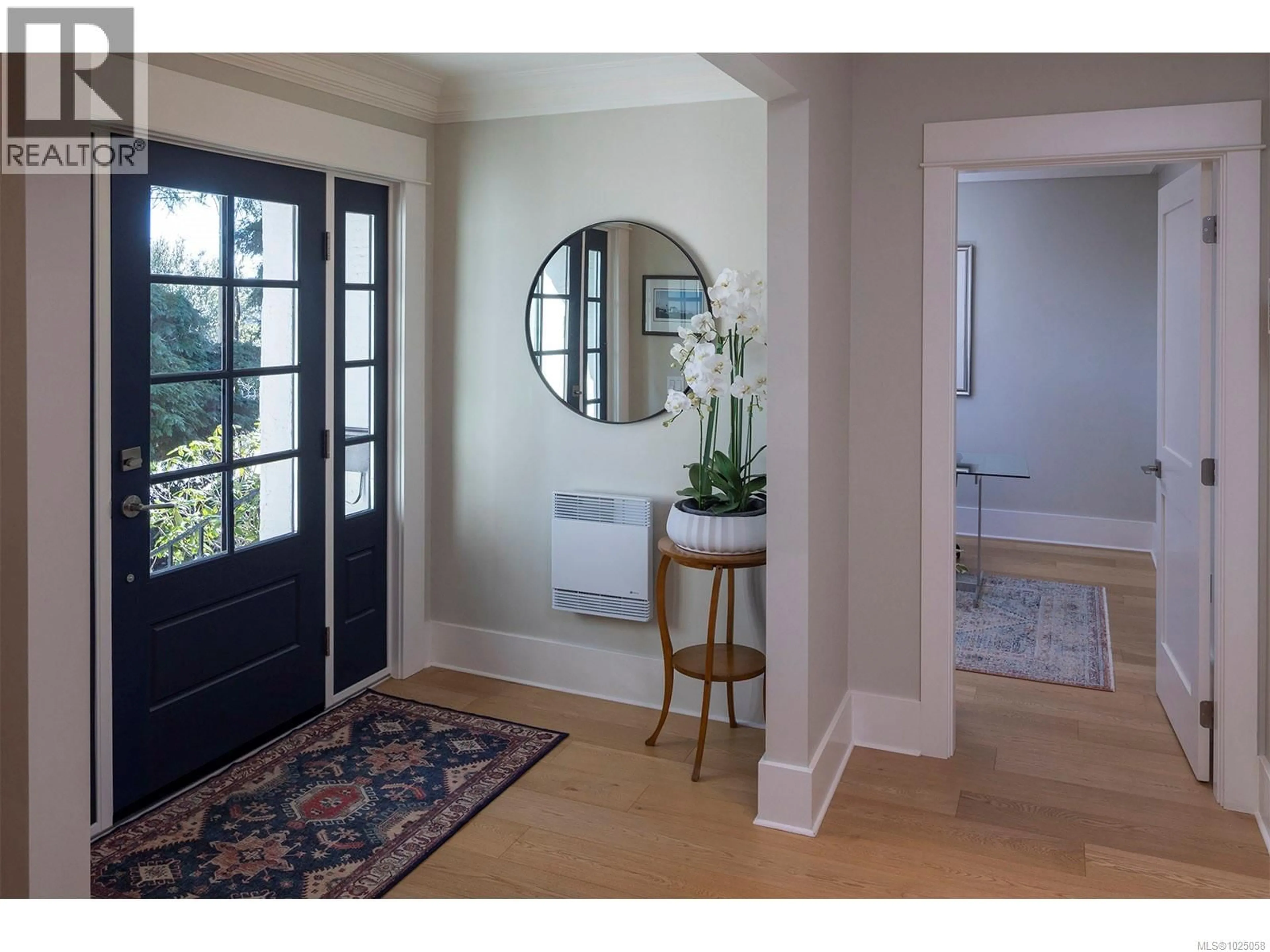 Indoor entryway for 2350 NOTTINGHAM ROAD, Oak Bay British Columbia V8R6C1