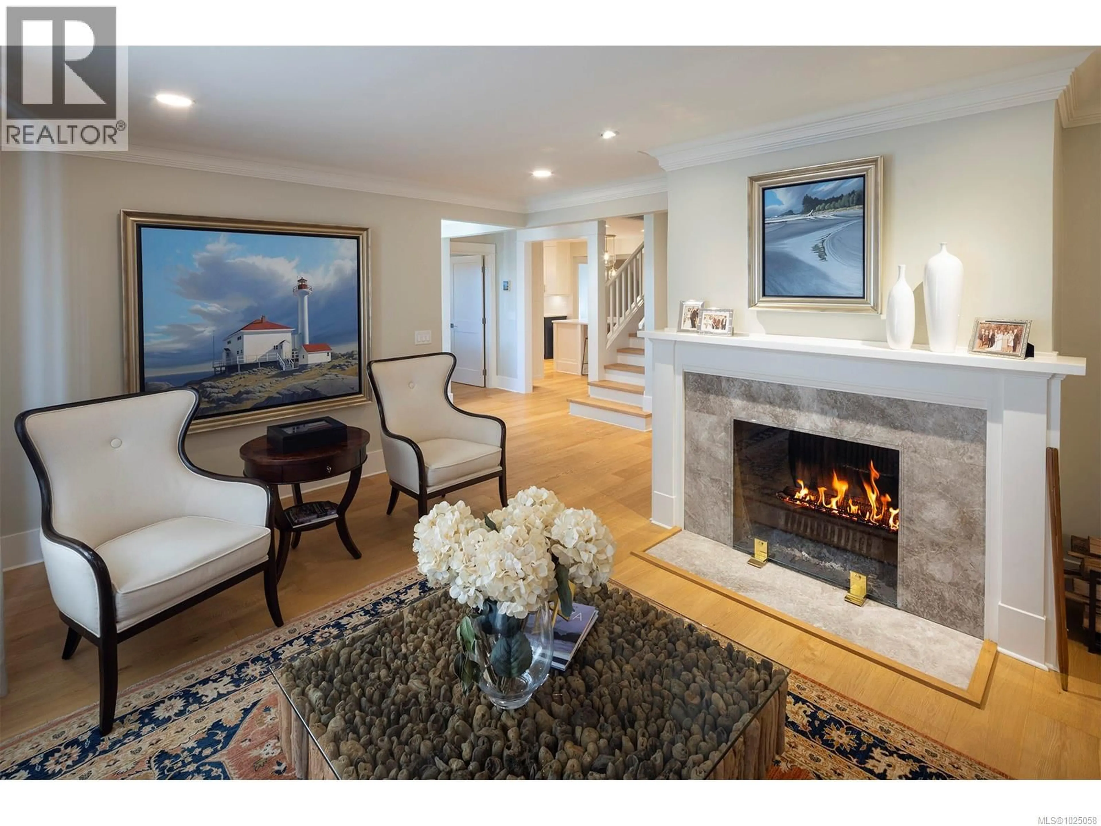 Living room with furniture, unknown for 2350 NOTTINGHAM ROAD, Oak Bay British Columbia V8R6C1