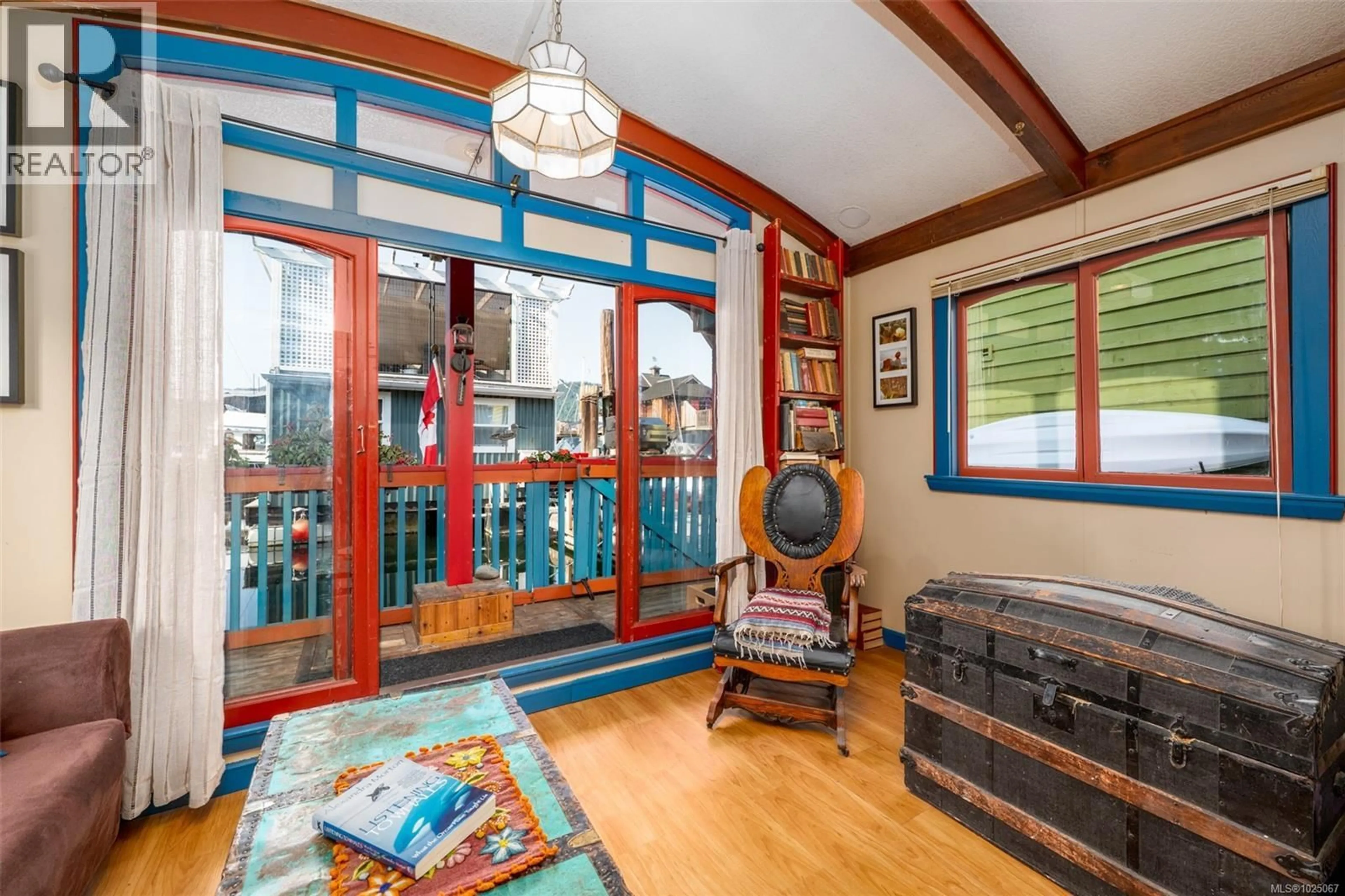 Indoor foyer for 2 - 1765 COWICHAN BAY ROAD, Cowichan Bay British Columbia V0R1N0