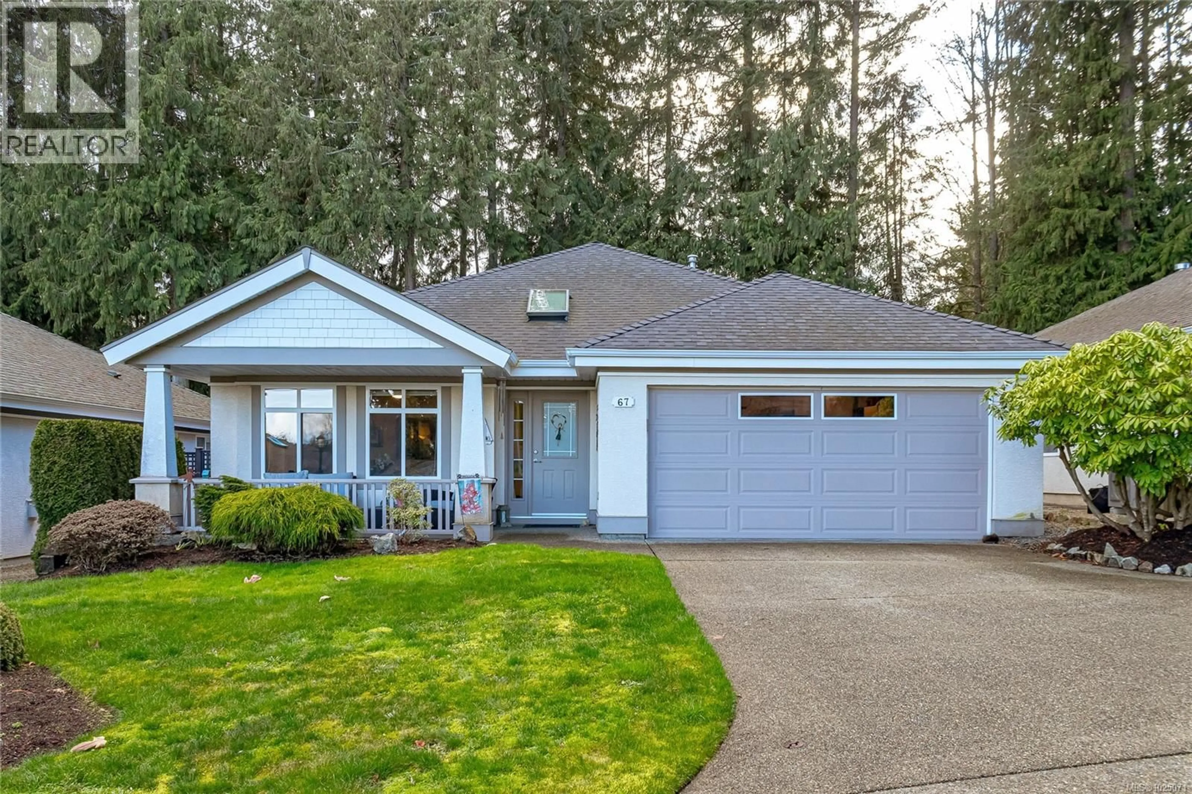 Home with vinyl exterior material, street for 67 BRIDGEWATER LANE, Parksville British Columbia V9P2V9