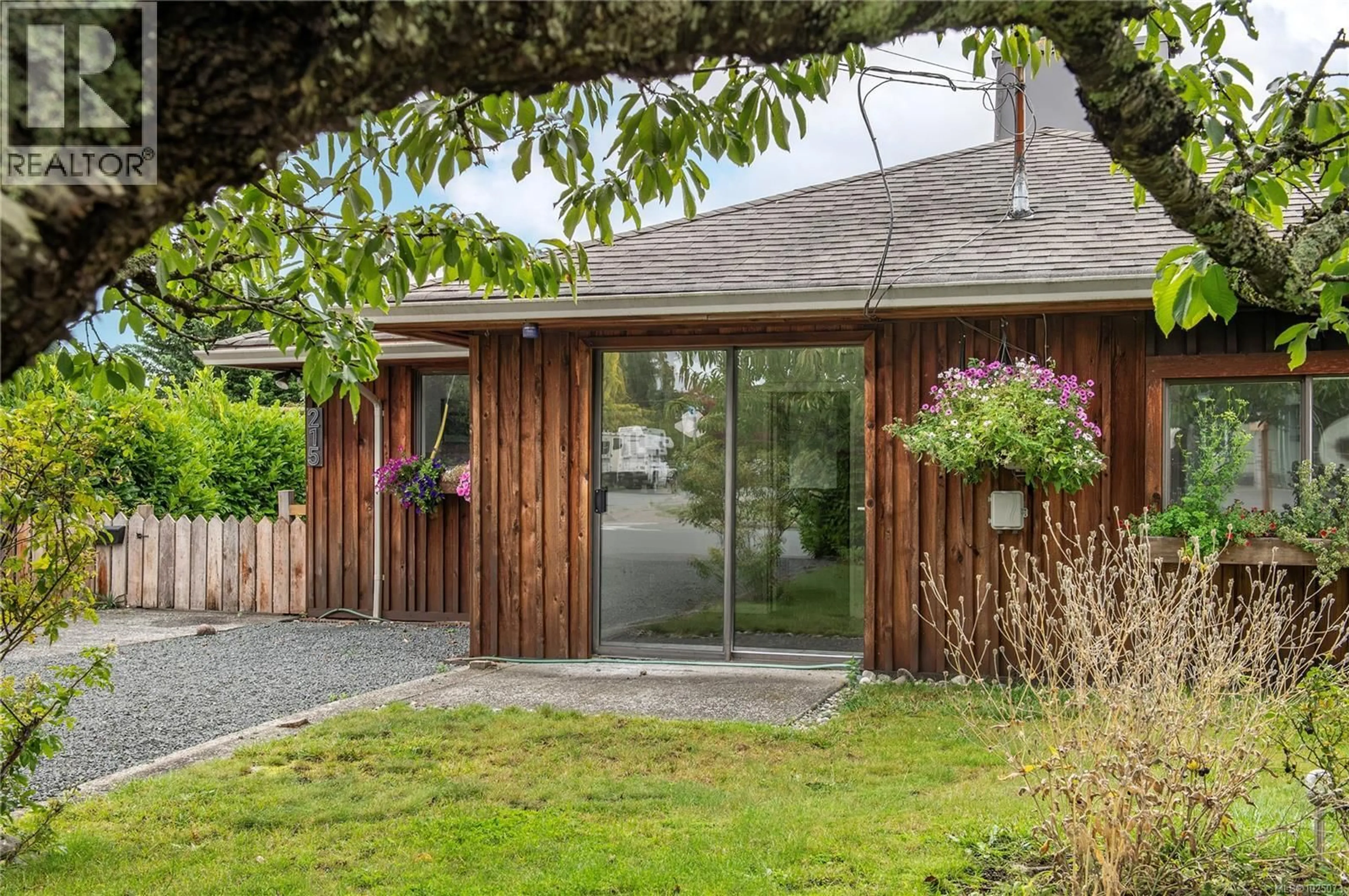 Shed for 217 LARWOOD ROAD, Campbell River British Columbia V9W1S3