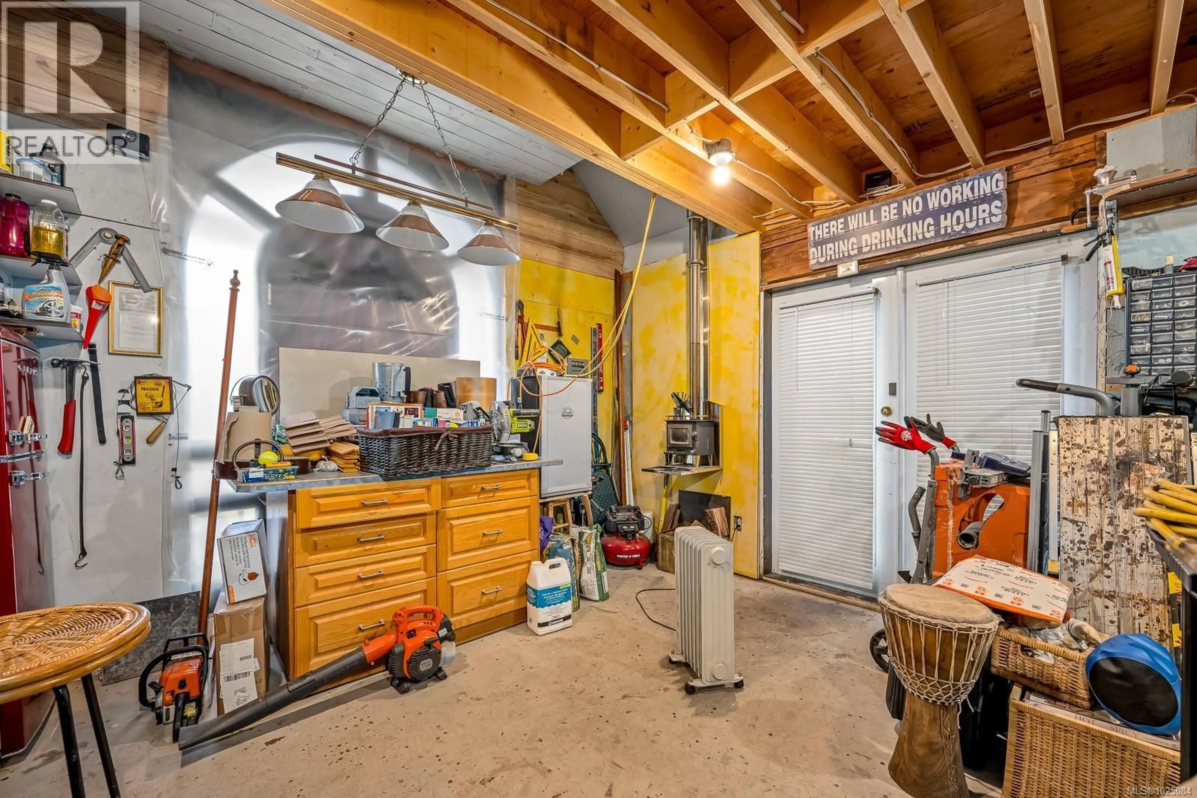 Indoor garage for 951 DOGWOOD STREET, Campbell River British Columbia V9W2Z2