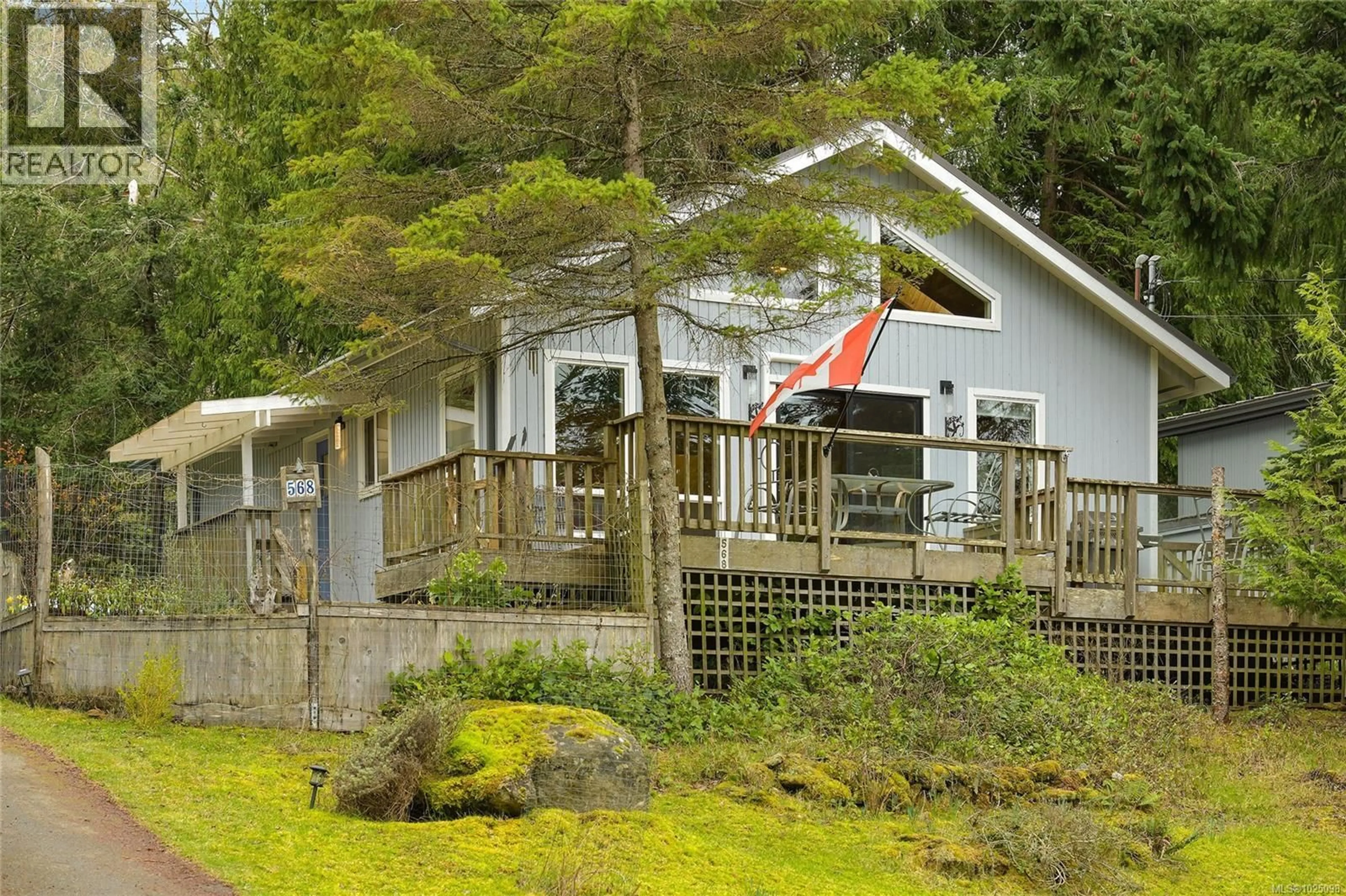 Patio, water/lake/river/ocean view for 568 BAYVIEW DRIVE, Mayne Island British Columbia V0N2J1