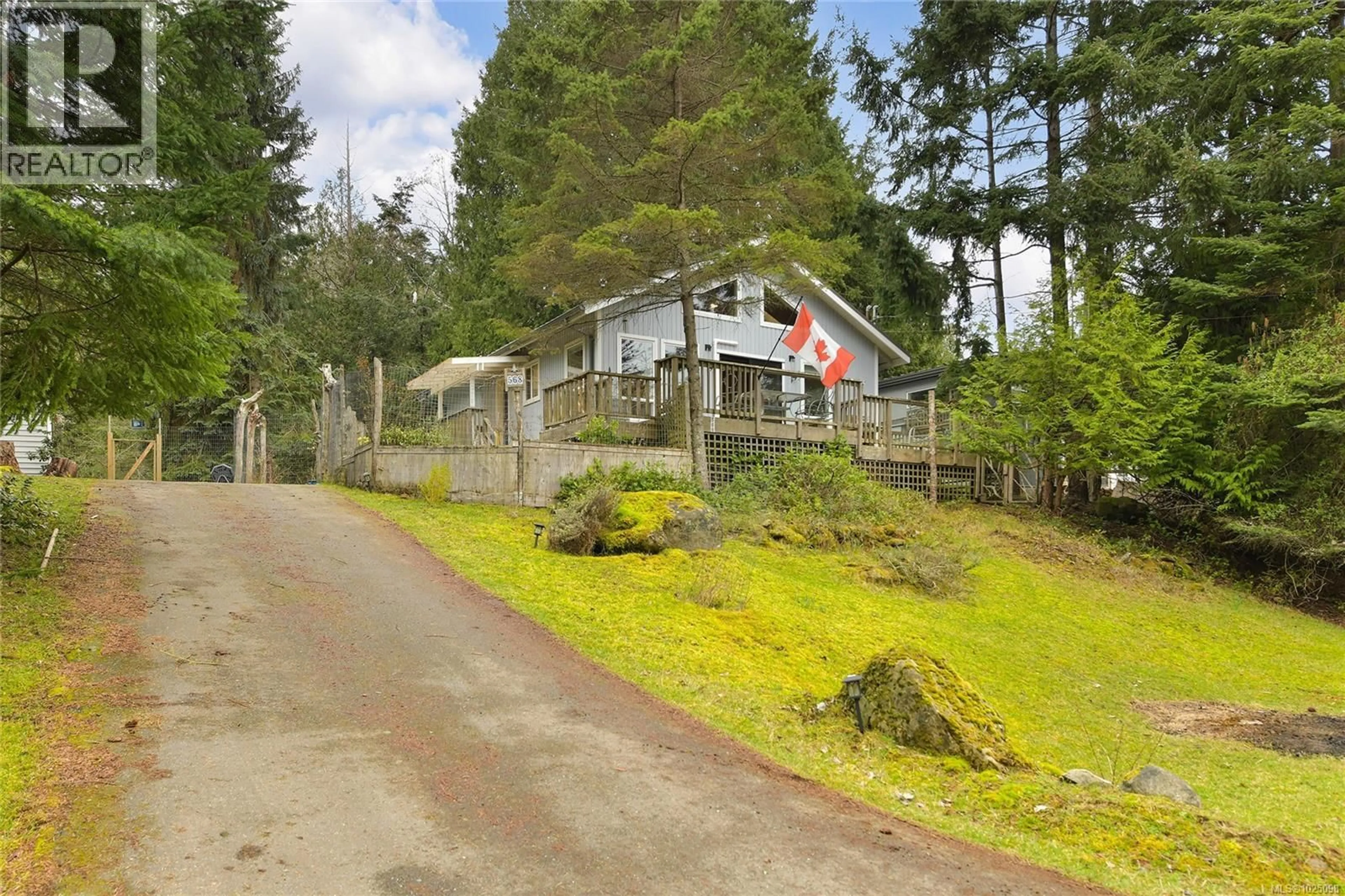 A pic from outside/outdoor area/front of a property/back of a property/a pic from drone, unknown for 568 BAYVIEW DRIVE, Mayne Island British Columbia V0N2J1