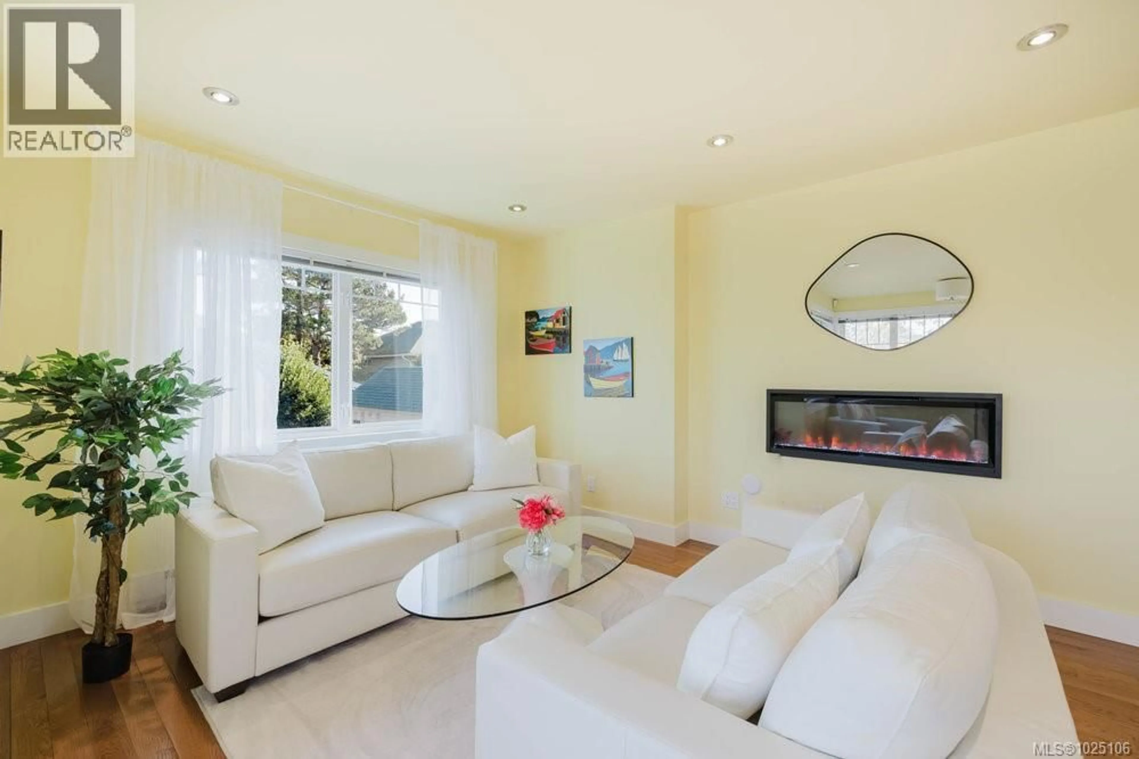 Living room with furniture, unknown for 1865 QUAMICHAN STREET, Victoria British Columbia V8S2B7