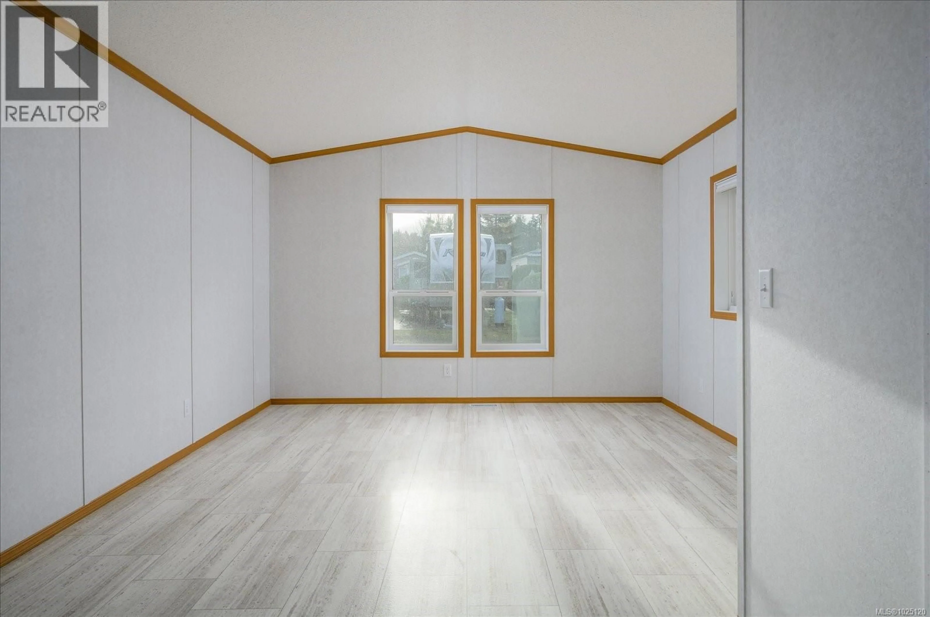 A pic of a room for 21 - 6820 PARKLANDS PLACE, Lantzville British Columbia V0R2H0