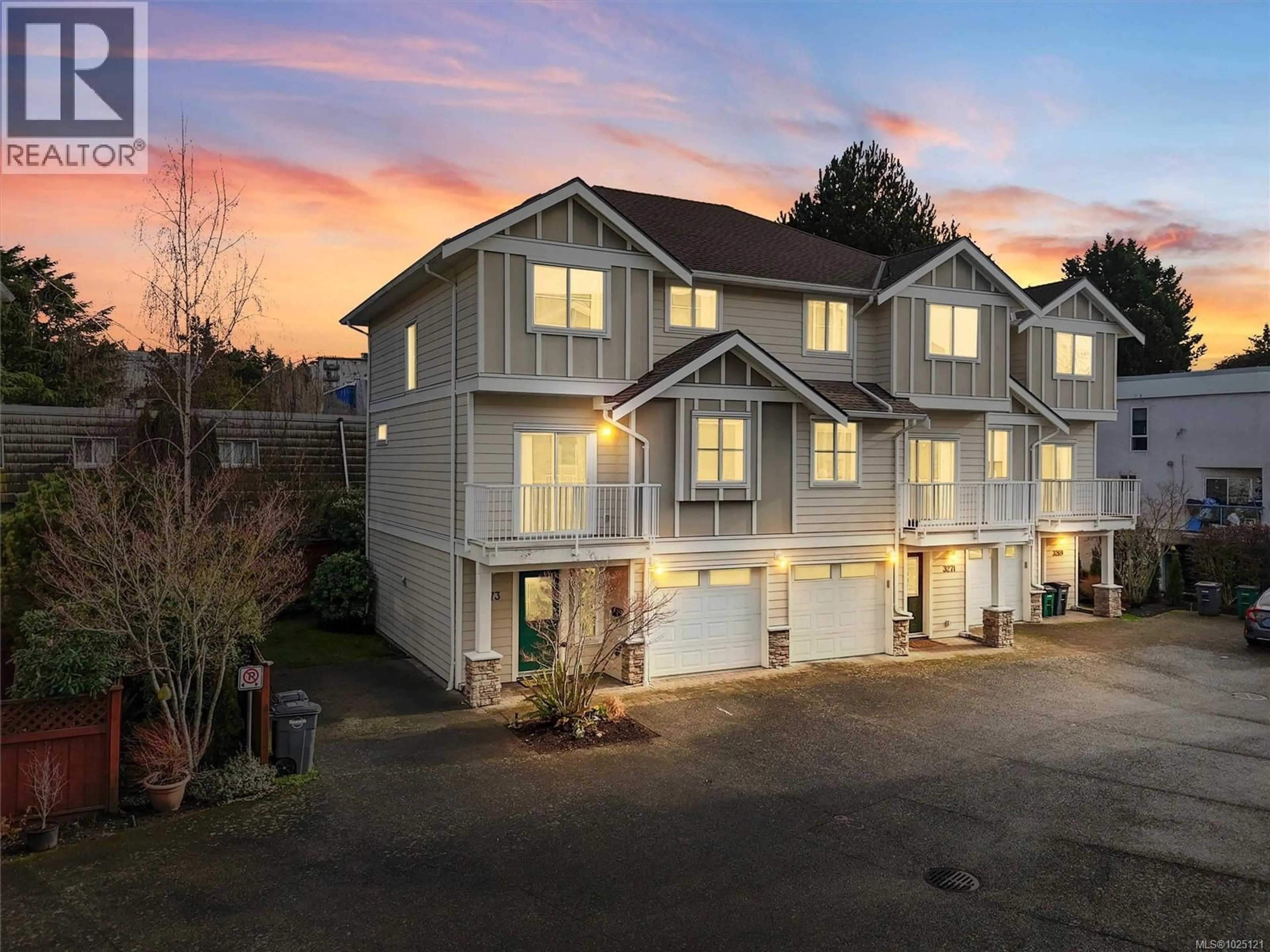 A pic from outside/outdoor area/front of a property/back of a property/a pic from drone, street for 3273 RUTLEDGE STREET, Saanich British Columbia V8X1N6