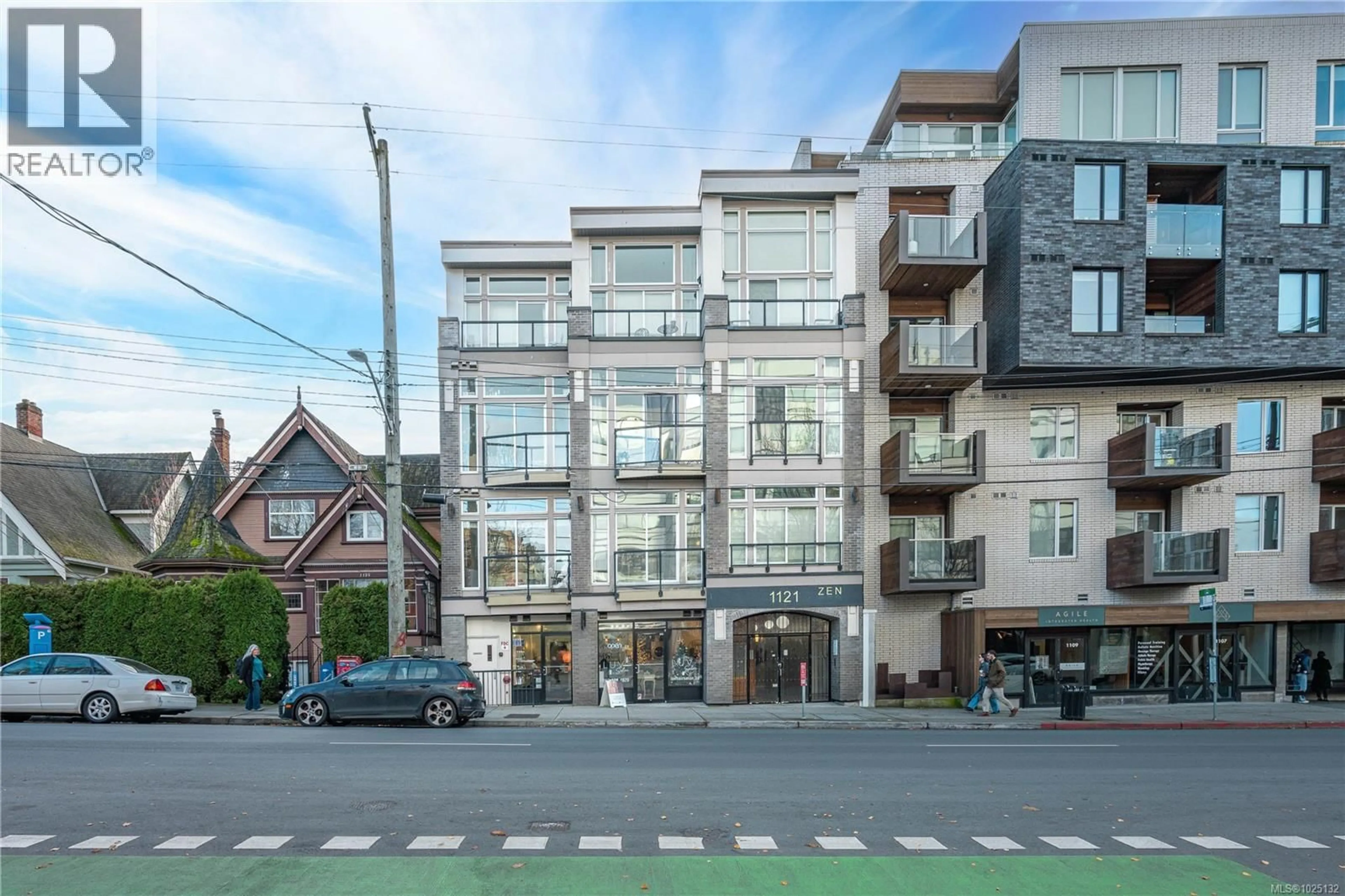 Unknown for 203 - 1121 FORT STREET, Victoria British Columbia V8V3K9