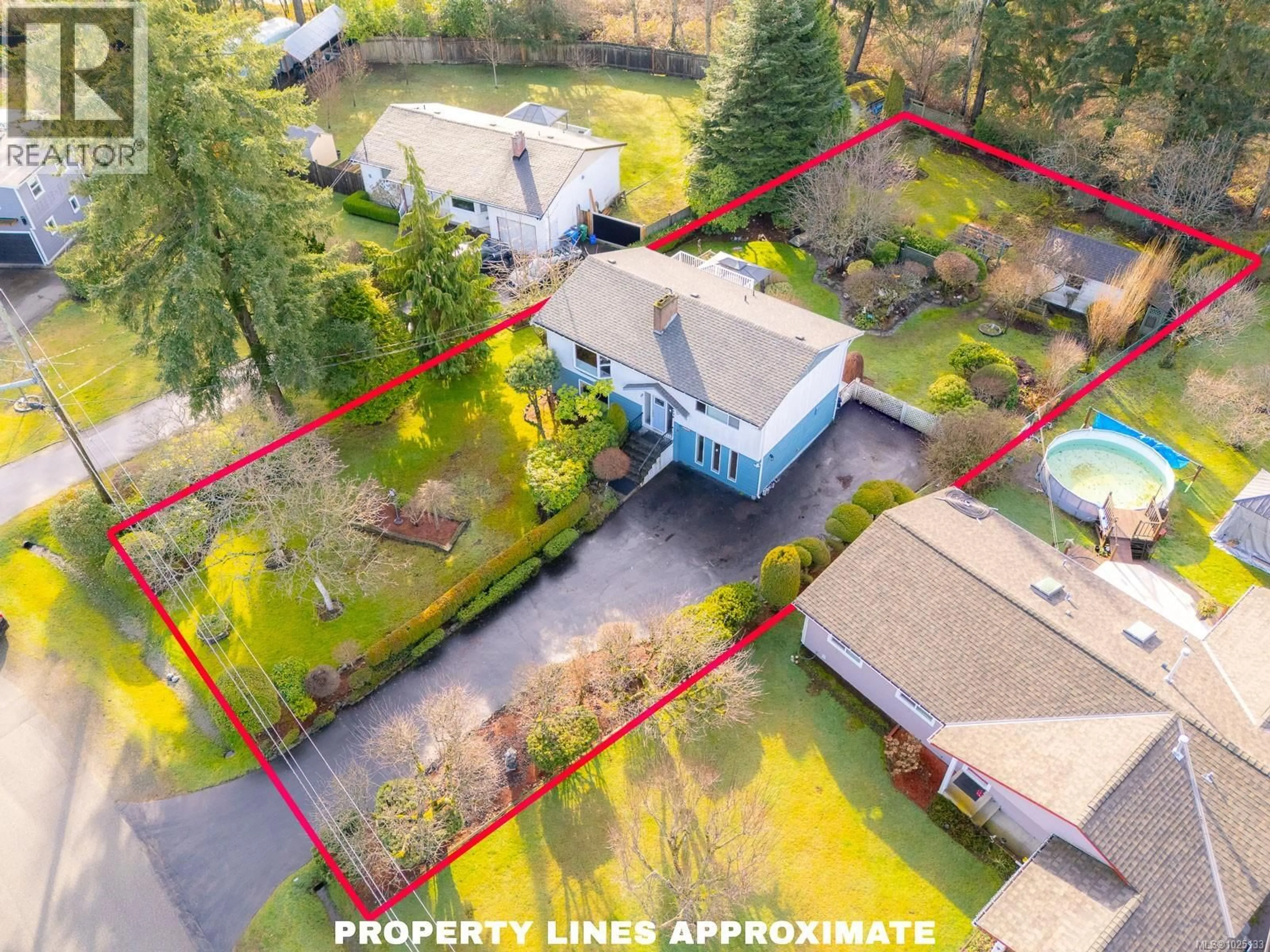 A pic from outside/outdoor area/front of a property/back of a property/a pic from drone, street for 5173 SOMERSET DRIVE, Nanaimo British Columbia V9T2K5