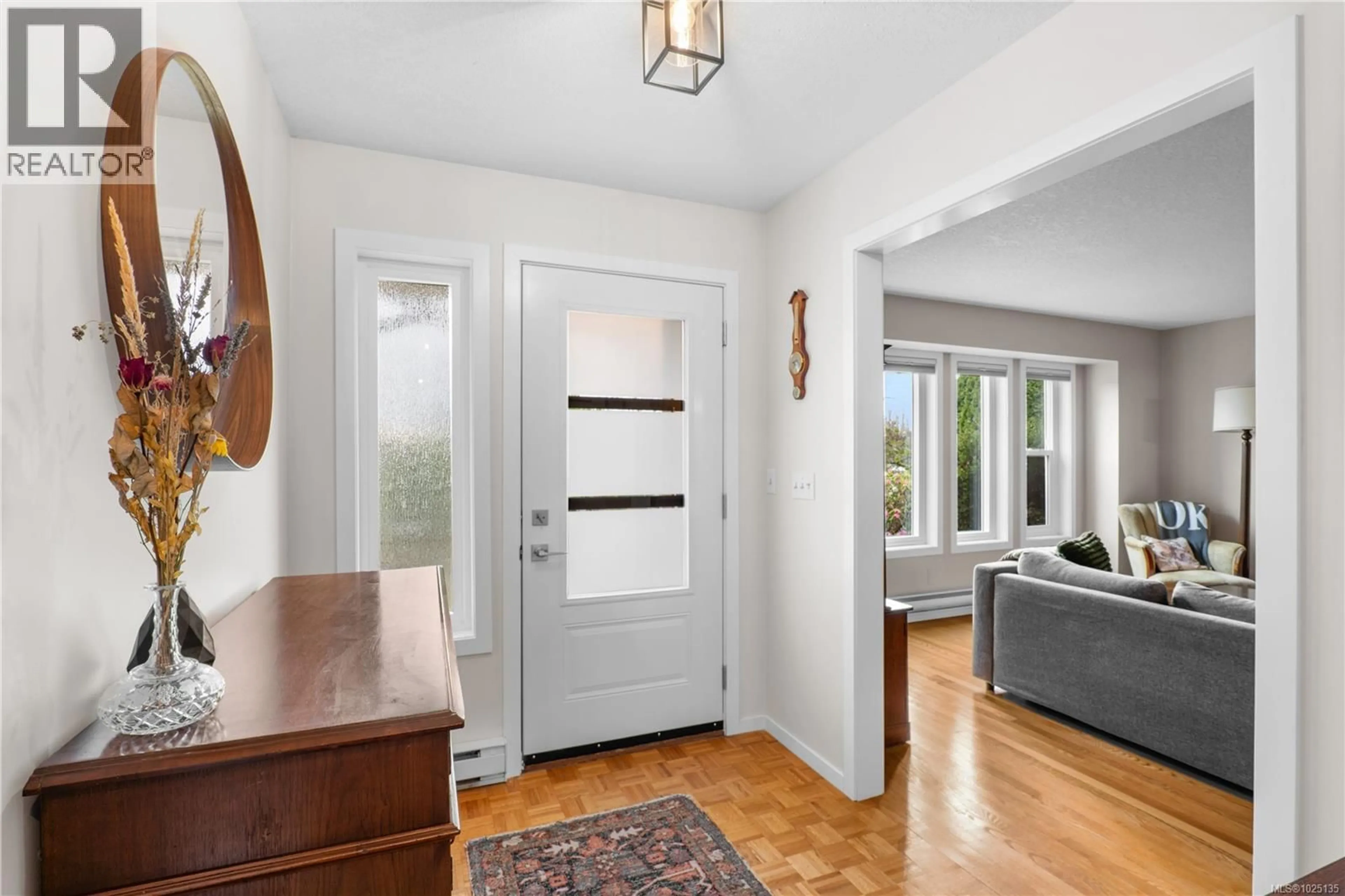 Indoor entryway for 1920 ST. ANN STREET, Oak Bay British Columbia V8R5W1