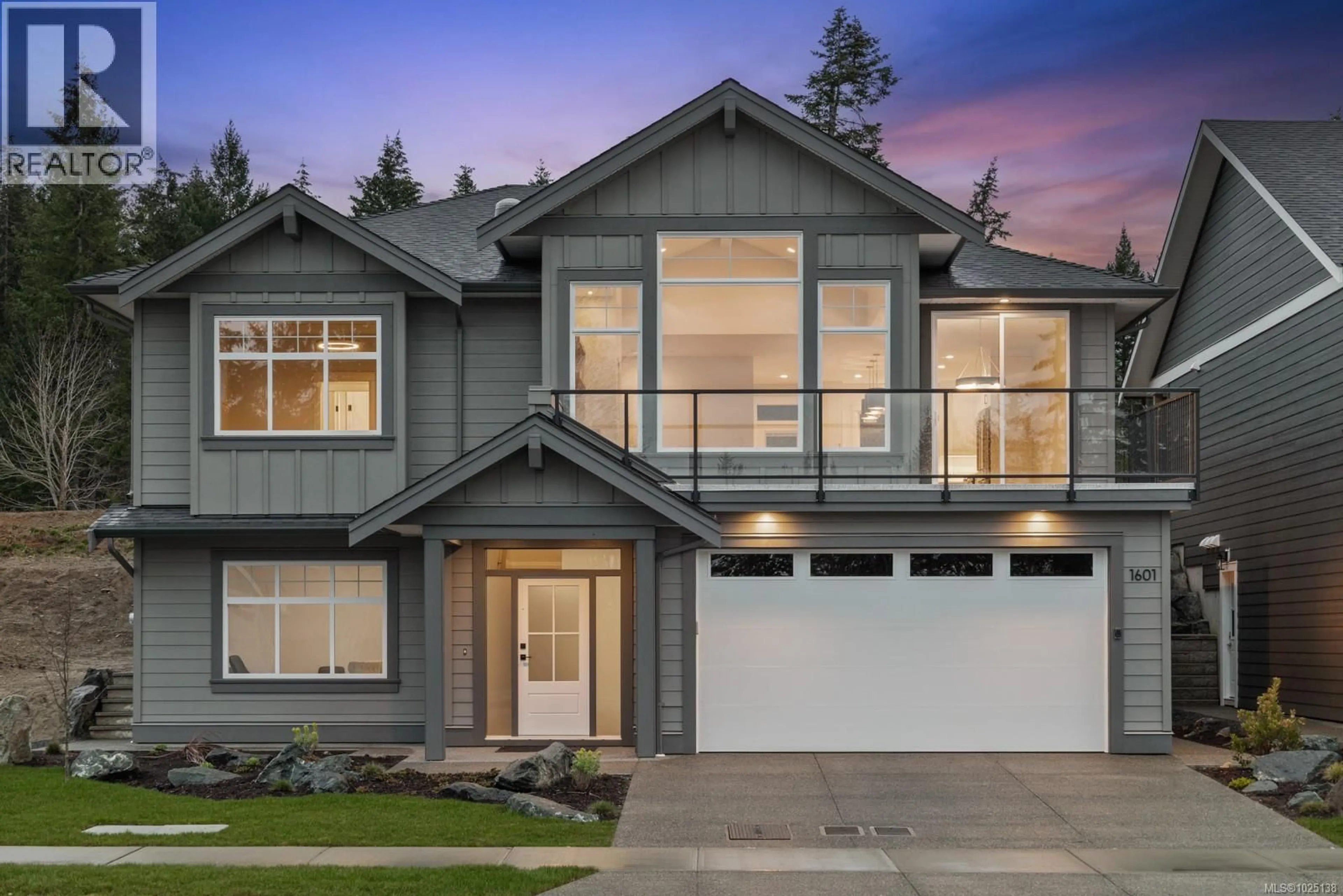 Home with vinyl exterior material, street for 1601 CROWN ISLE BOULEVARD, Courtenay British Columbia V9N9X5