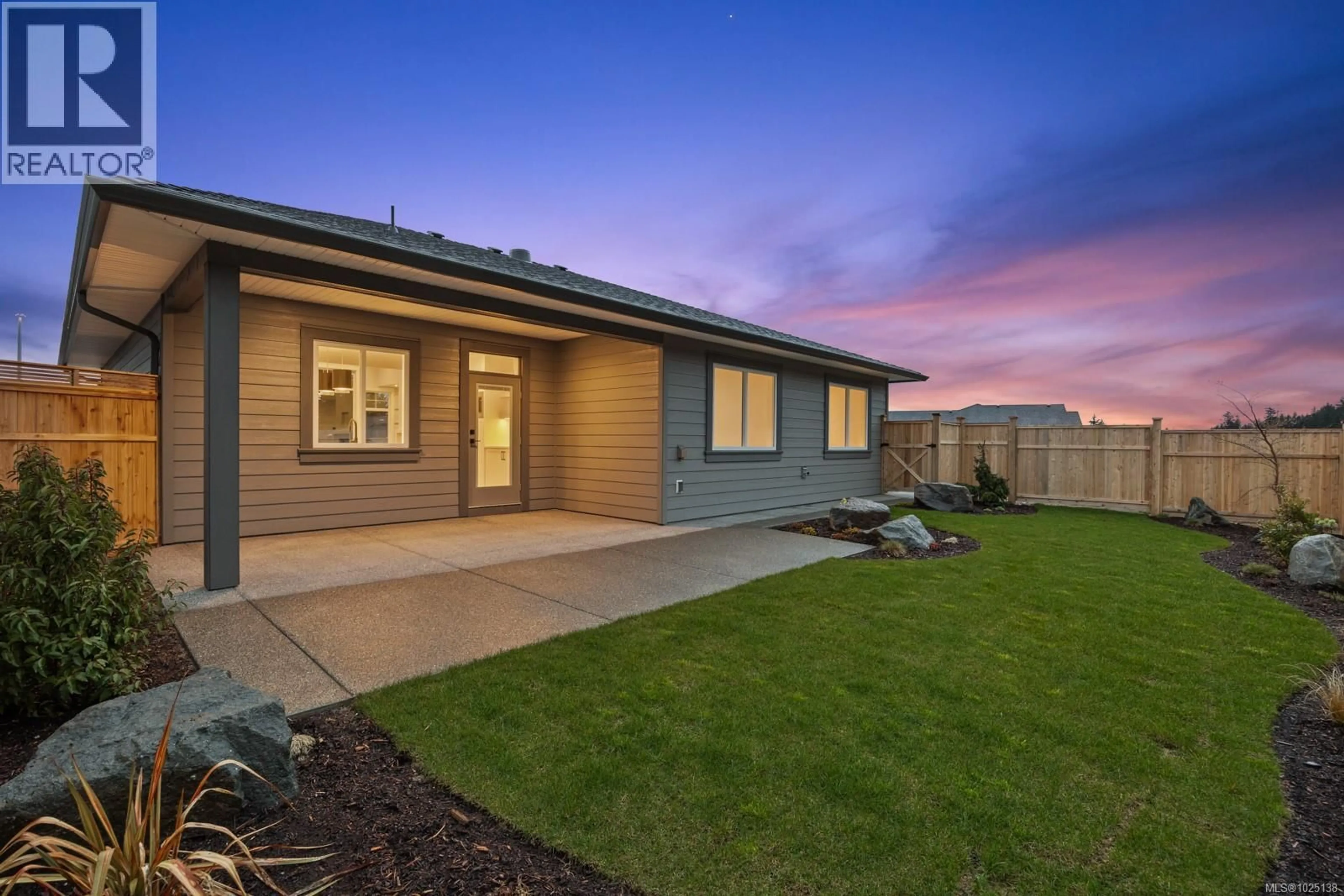 Home with vinyl exterior material, street for 1601 CROWN ISLE BOULEVARD, Courtenay British Columbia V9N9X5