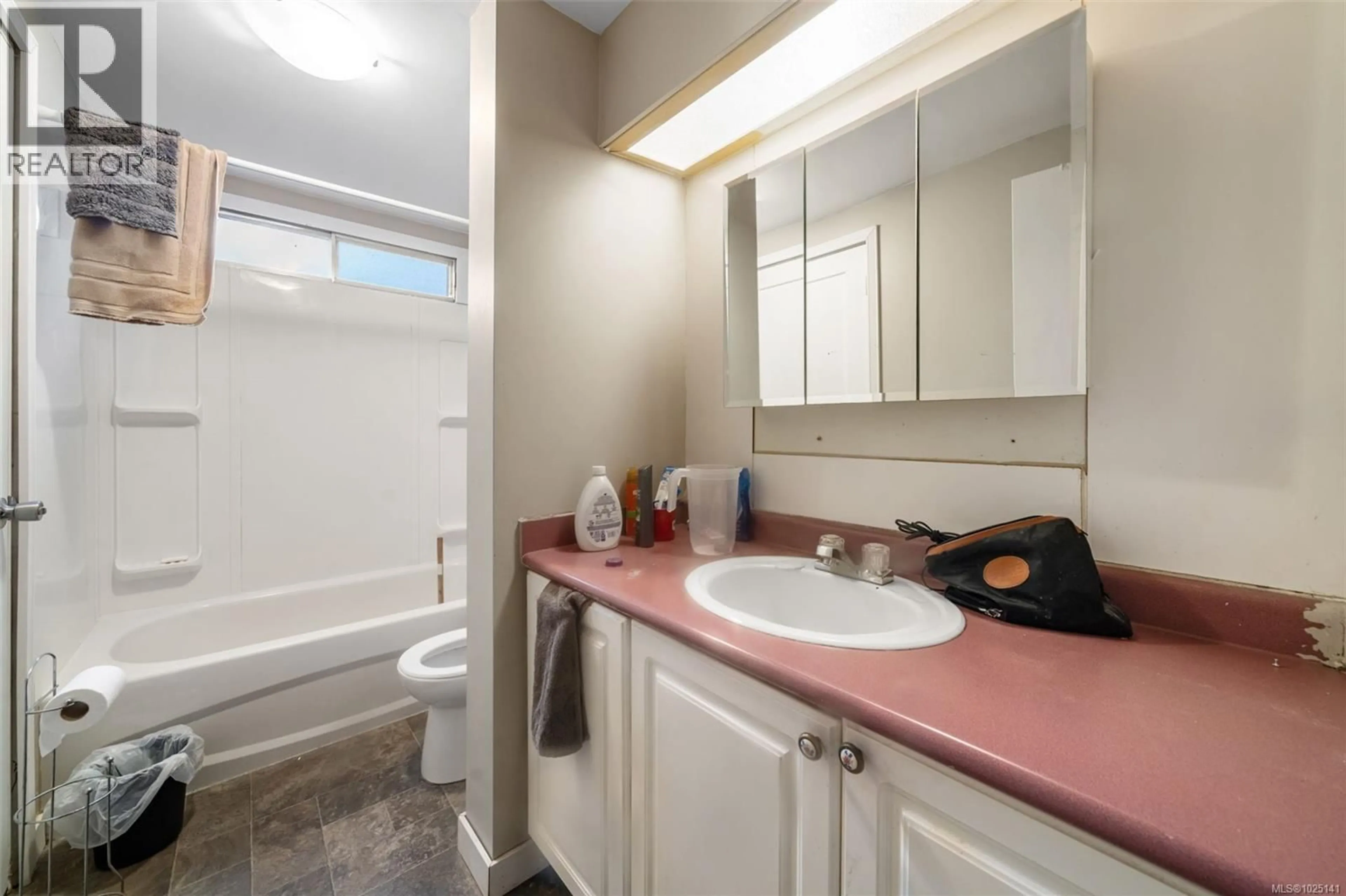 Standard bathroom, ceramic/tile floor for 22 - 9041 MEADES CREEK ROAD, Lake Cowichan British Columbia V0R2G0