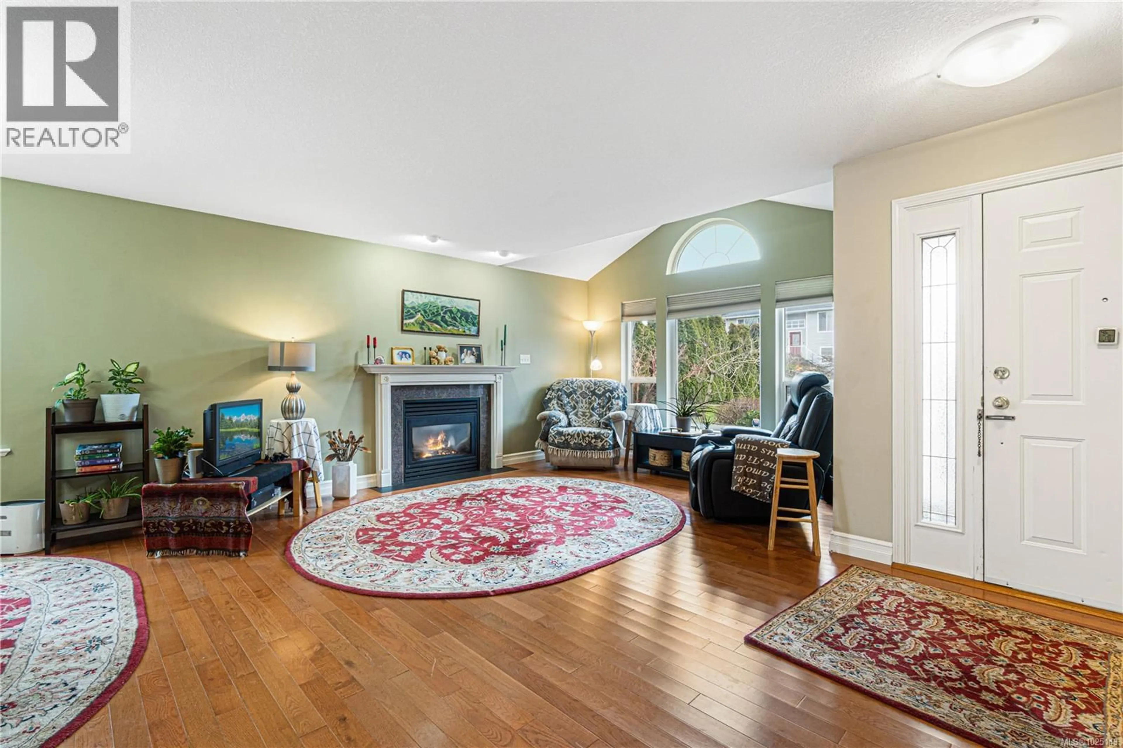 Living room with furniture, unknown for 306 RHEUMER CRESCENT, Parksville British Columbia V9P1C8