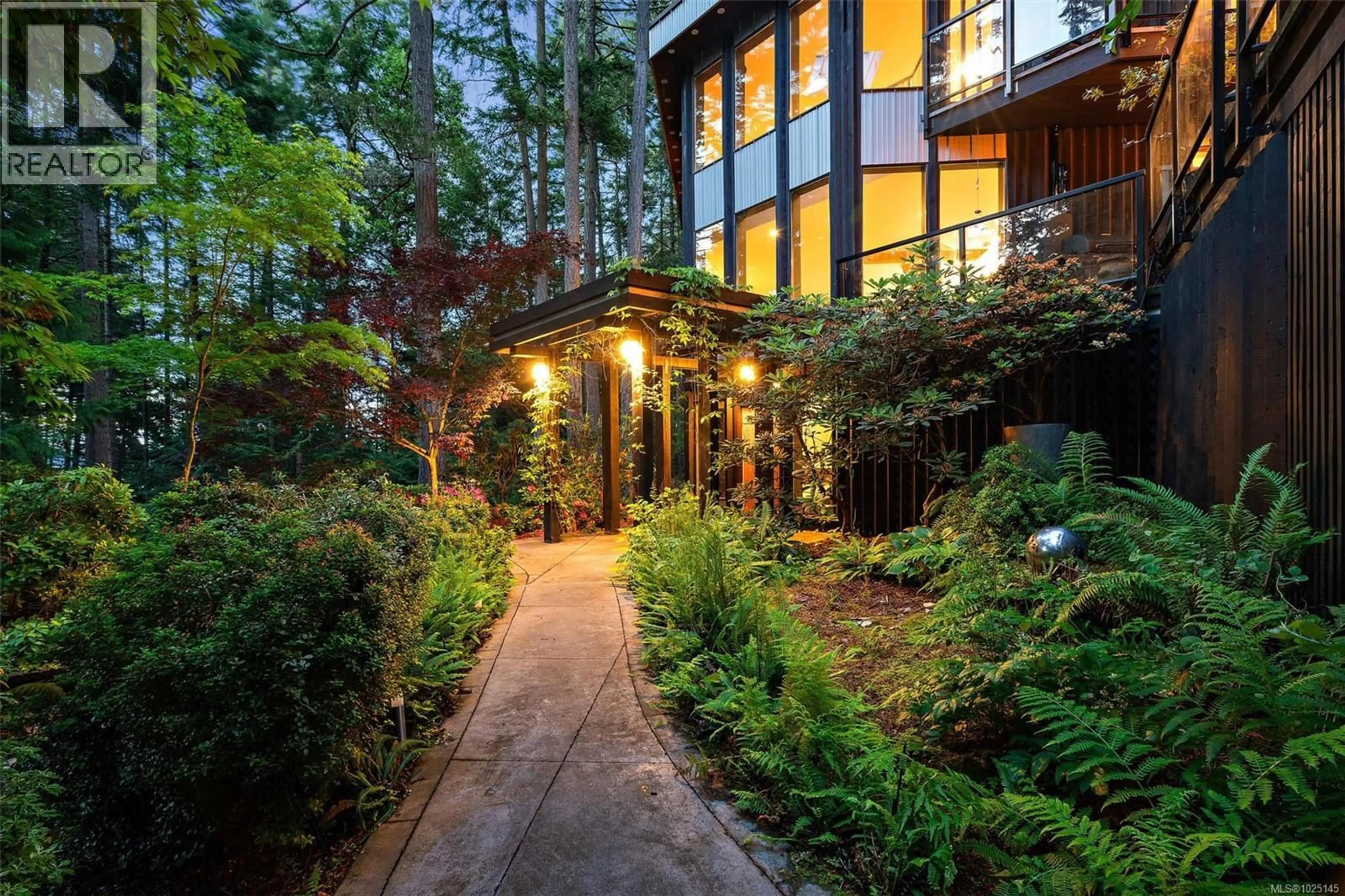 Patio, unknown for 1457 HOWCREST ROAD, North Saanich British Columbia V8L5K1