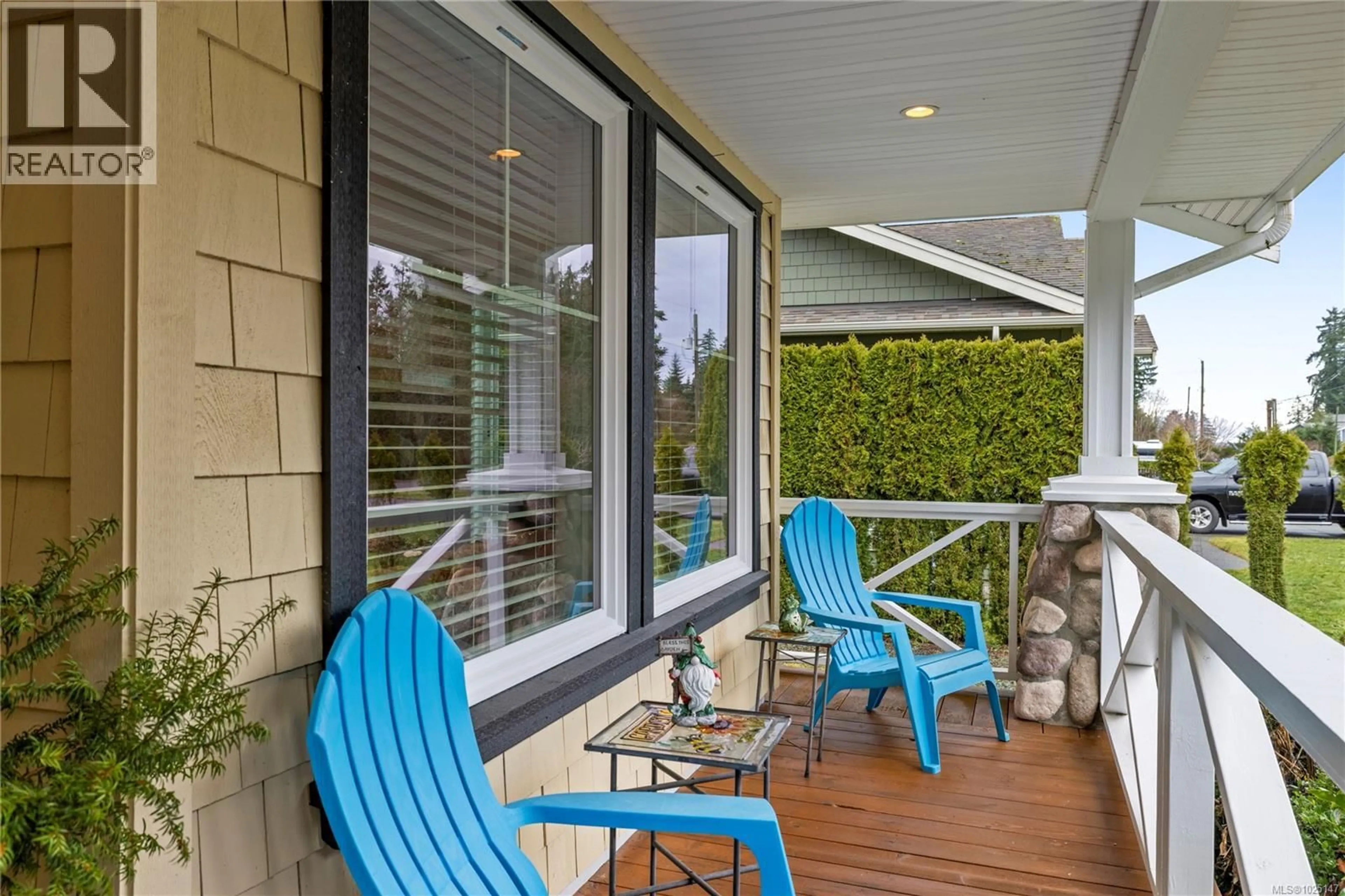 Patio, water/lake/river/ocean view for 3641 CLIFCOE ROAD, Saltair British Columbia V9G2B4