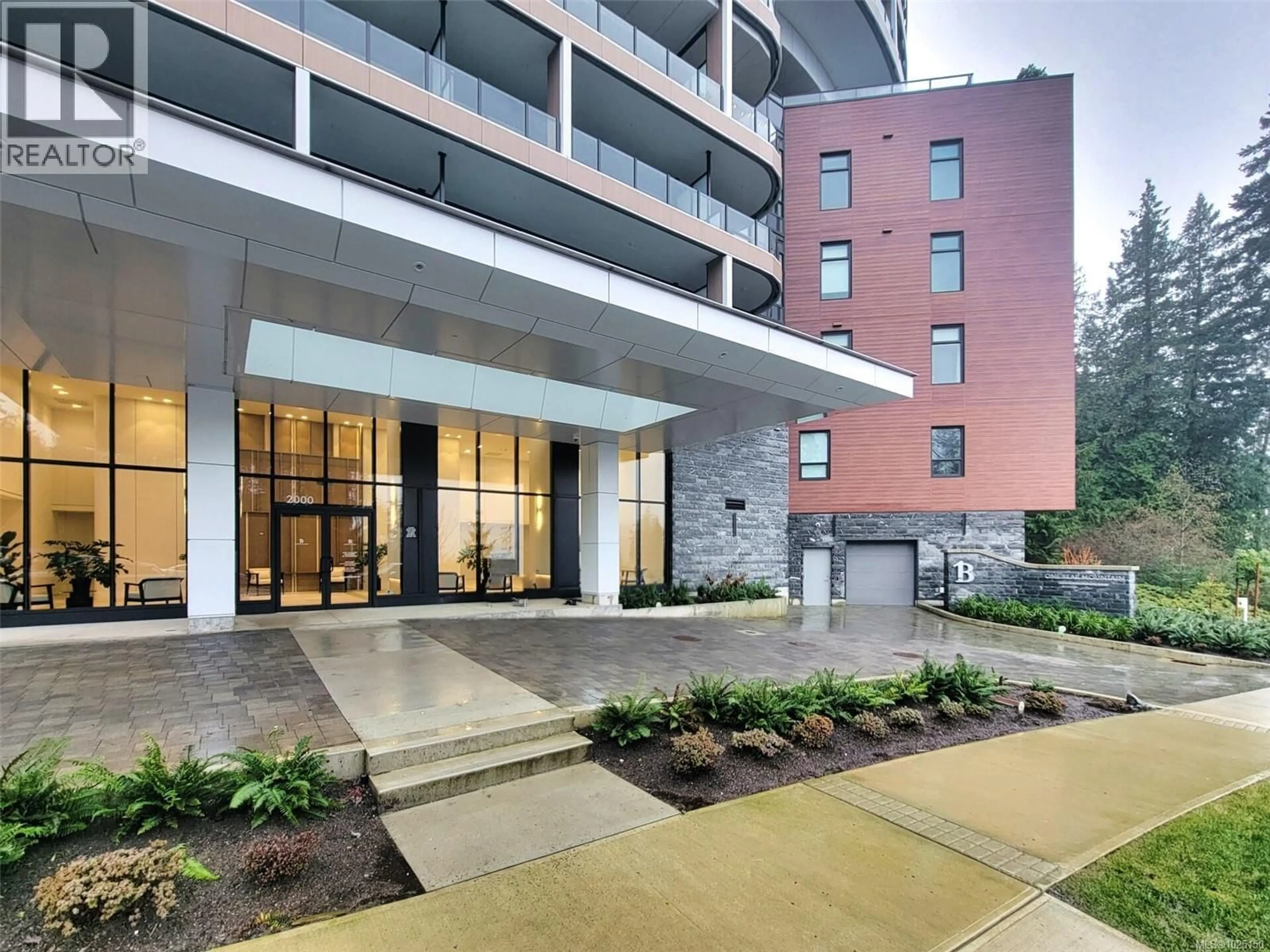 Indoor foyer for 808 - 2000 HANNINGTON ROAD, Langford British Columbia V9B6R6