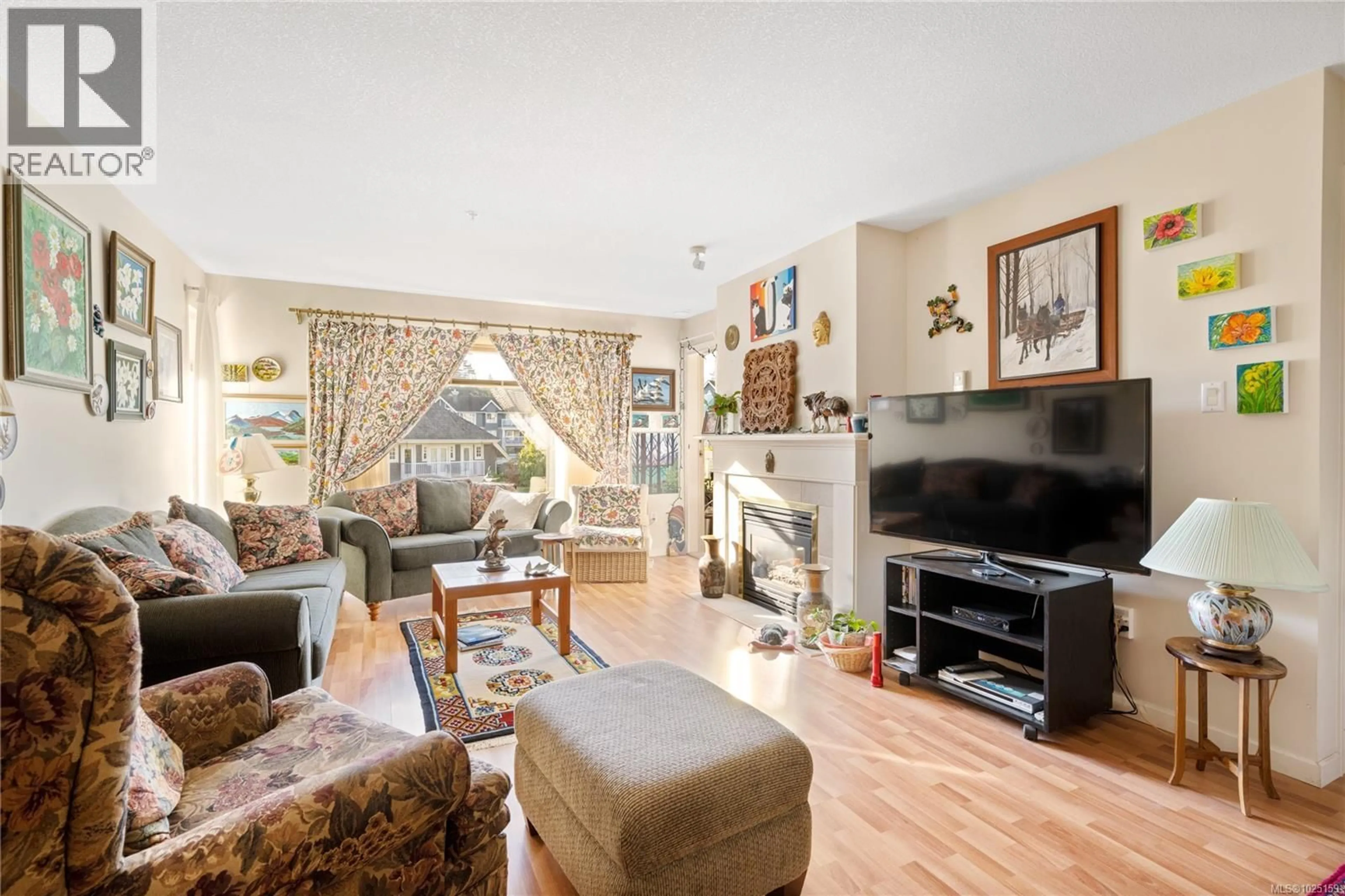 Living room with furniture, unknown for 201 - 5620 EDGEWATER LANE, Nanaimo British Columbia V9T6K1