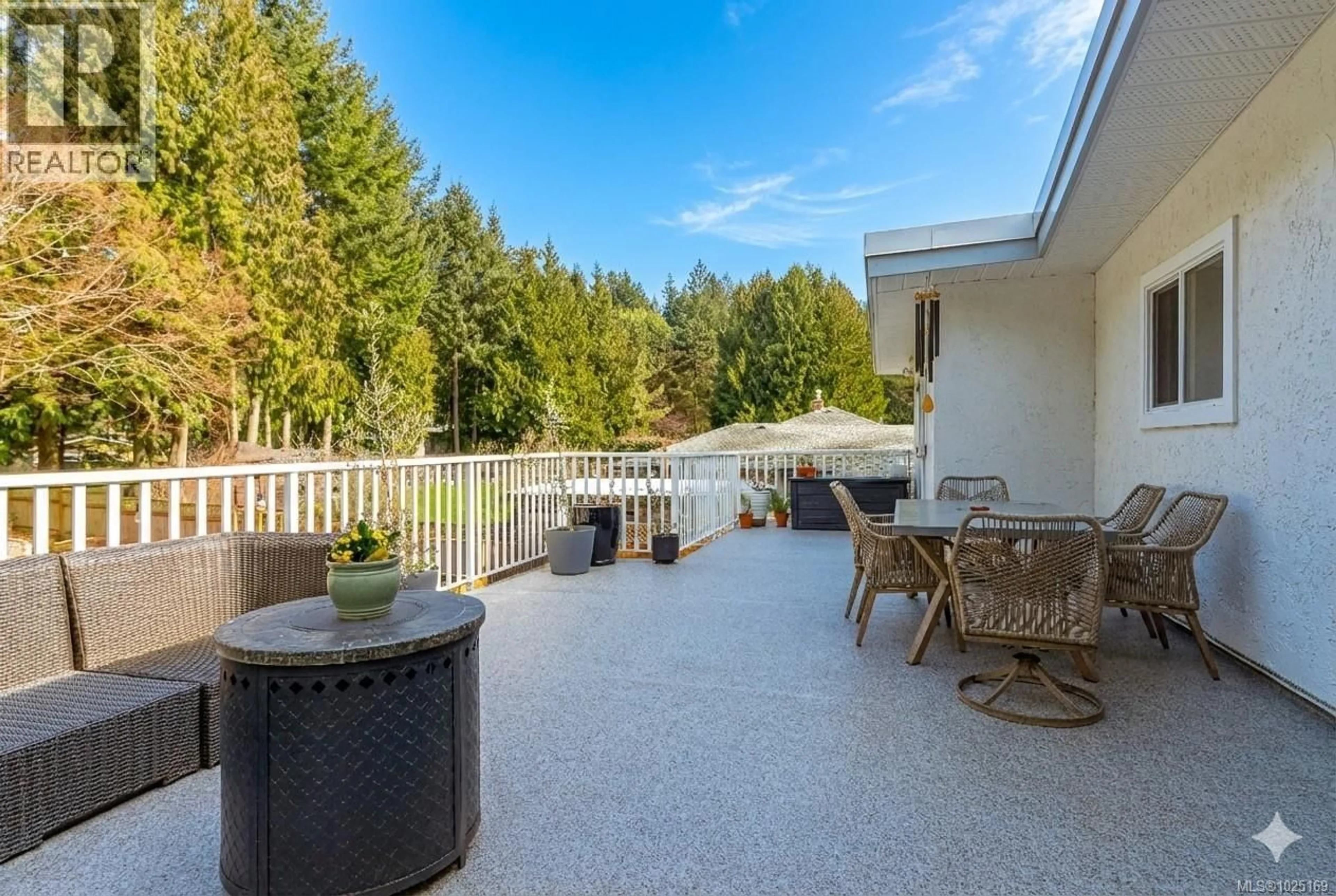 Patio, unknown for 941 BALLENAS ROAD, Parksville British Columbia V9P1T1