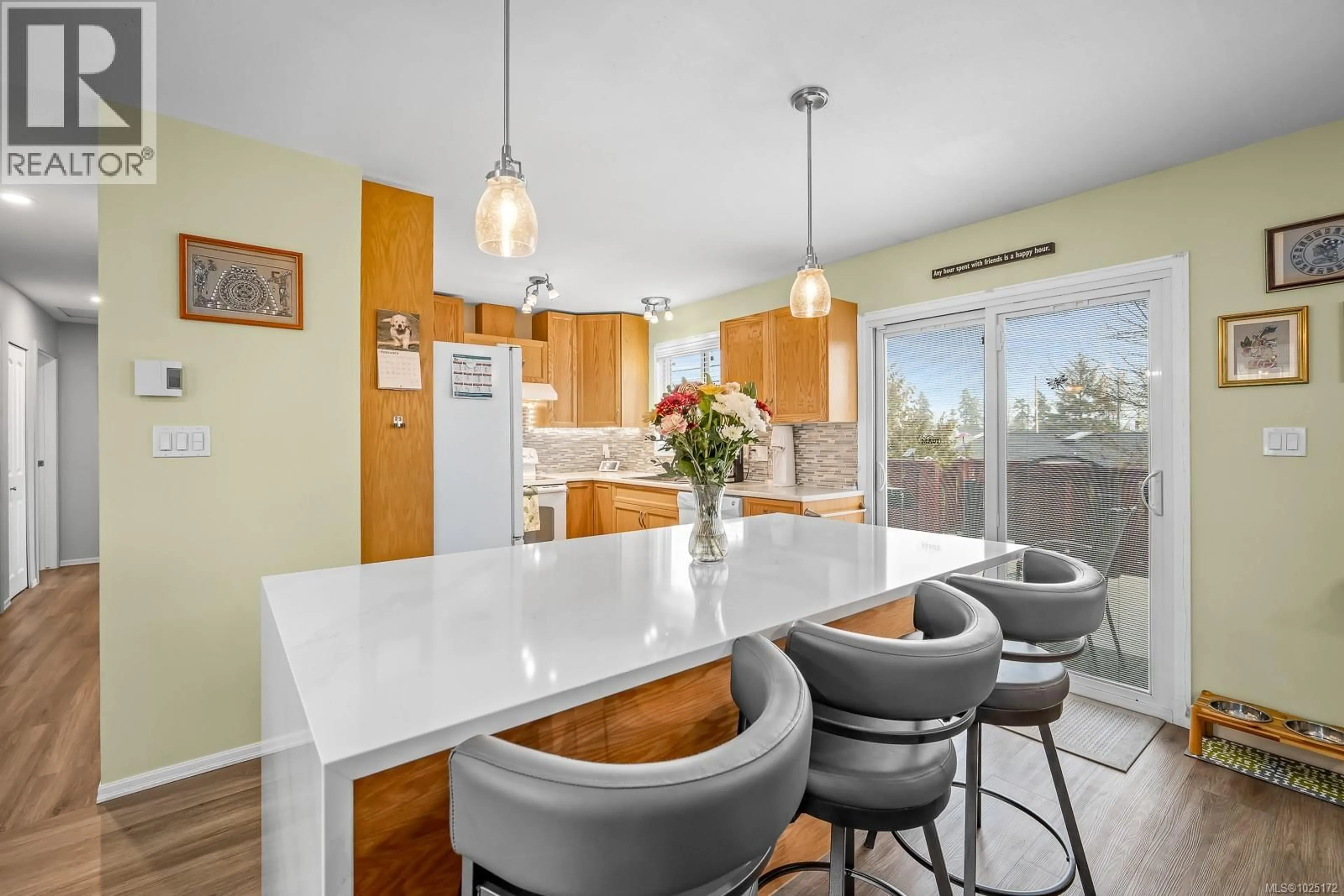 Open concept kitchen, unknown for 2440 HARMSTON AVENUE, Courtenay British Columbia V9N7G9