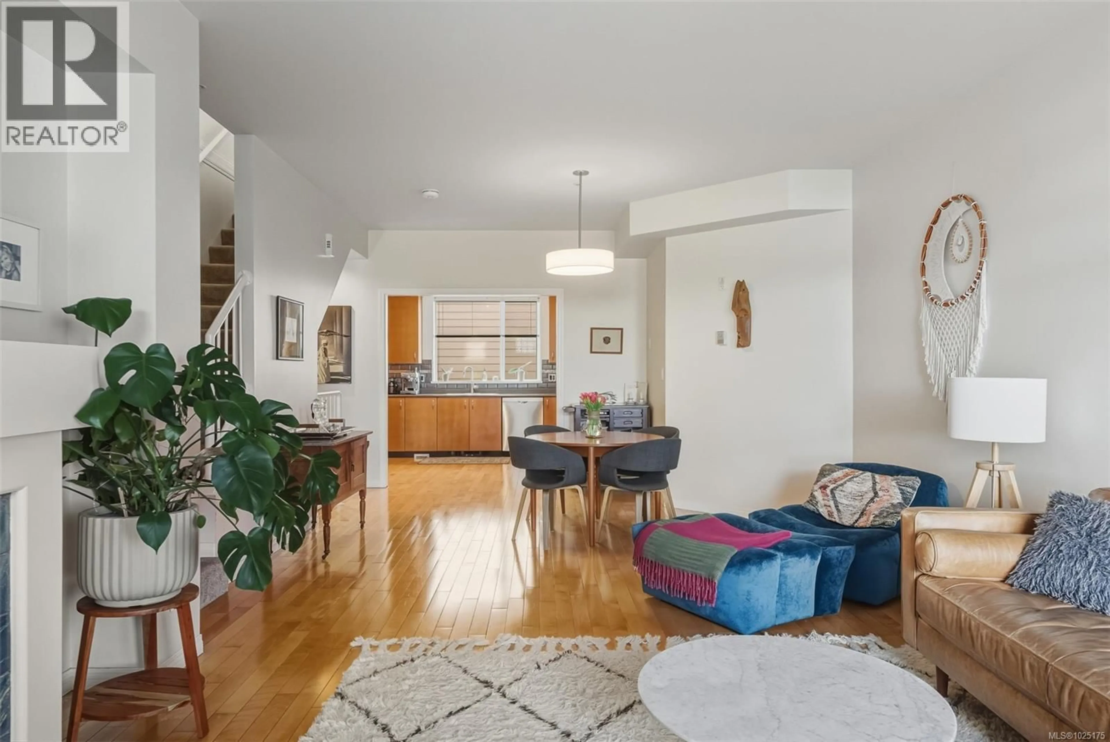 Living room with furniture, unknown for 13 - 60 DALLAS ROAD, Victoria British Columbia V8V1A2