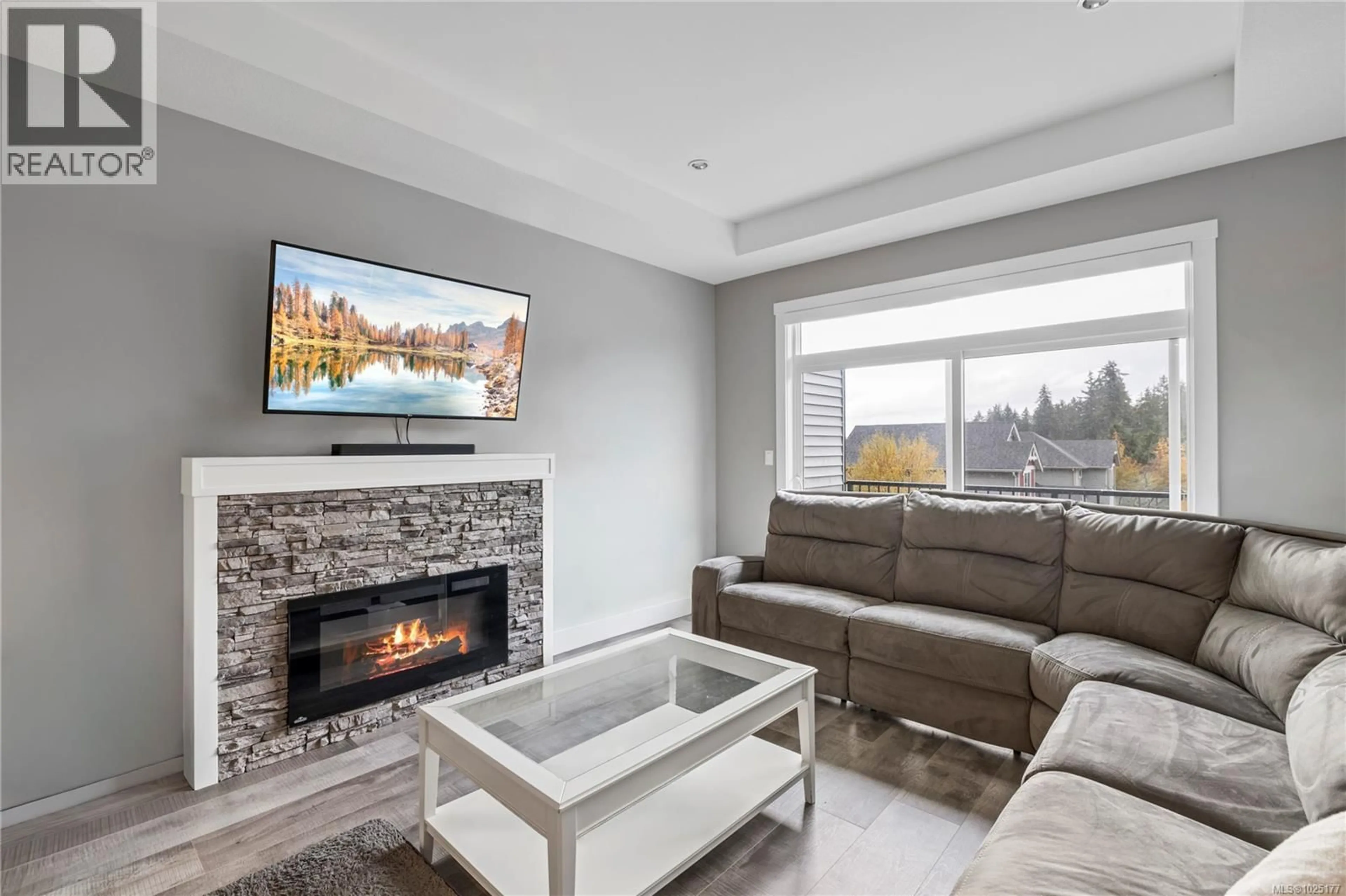 Living room with furniture, unknown for 453 SILVER MOUNTAIN DRIVE, Nanaimo British Columbia V9R0J5