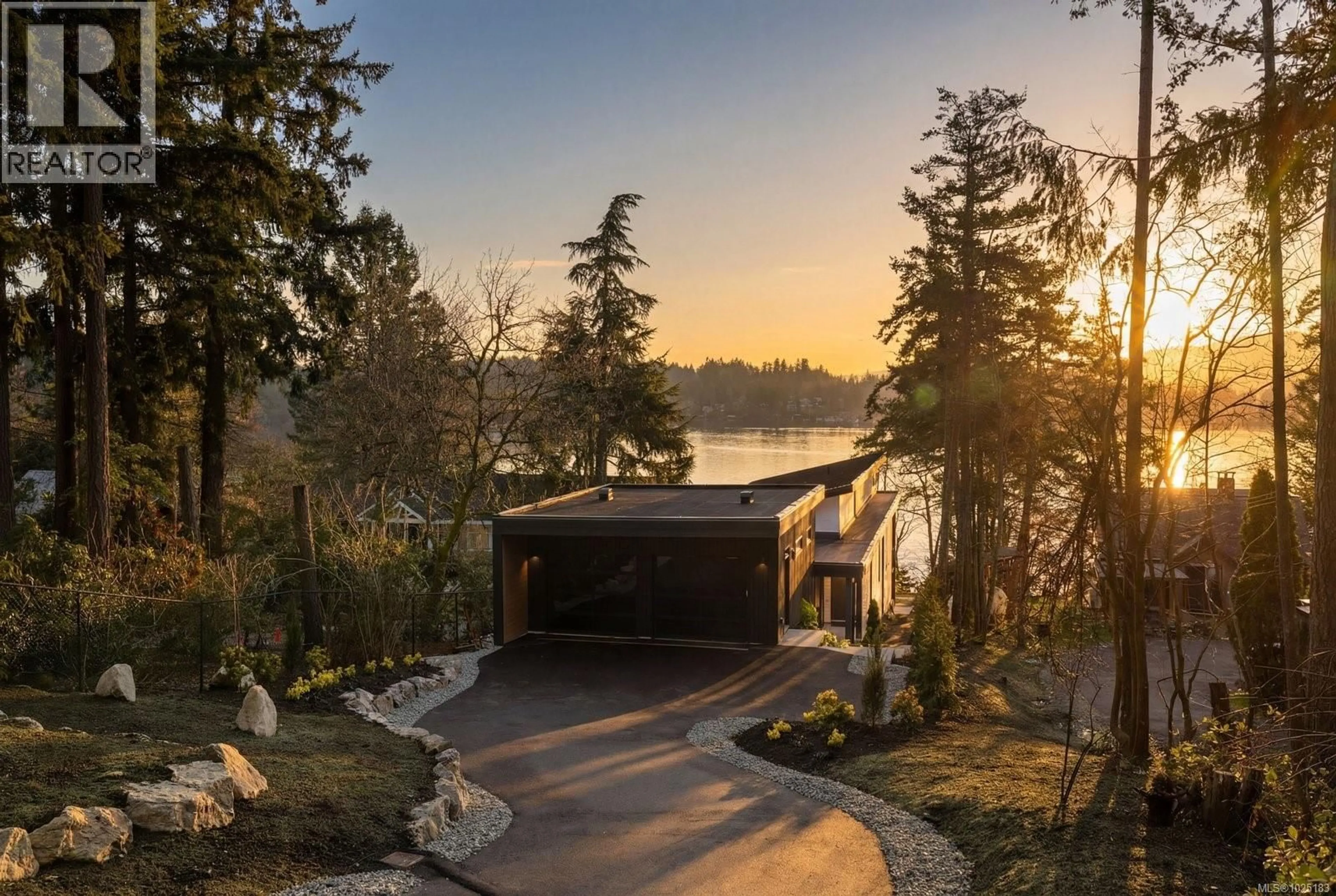 Patio, water/lake/river/ocean view for 11392 CHALET ROAD, North Saanich British Columbia V8L5L9