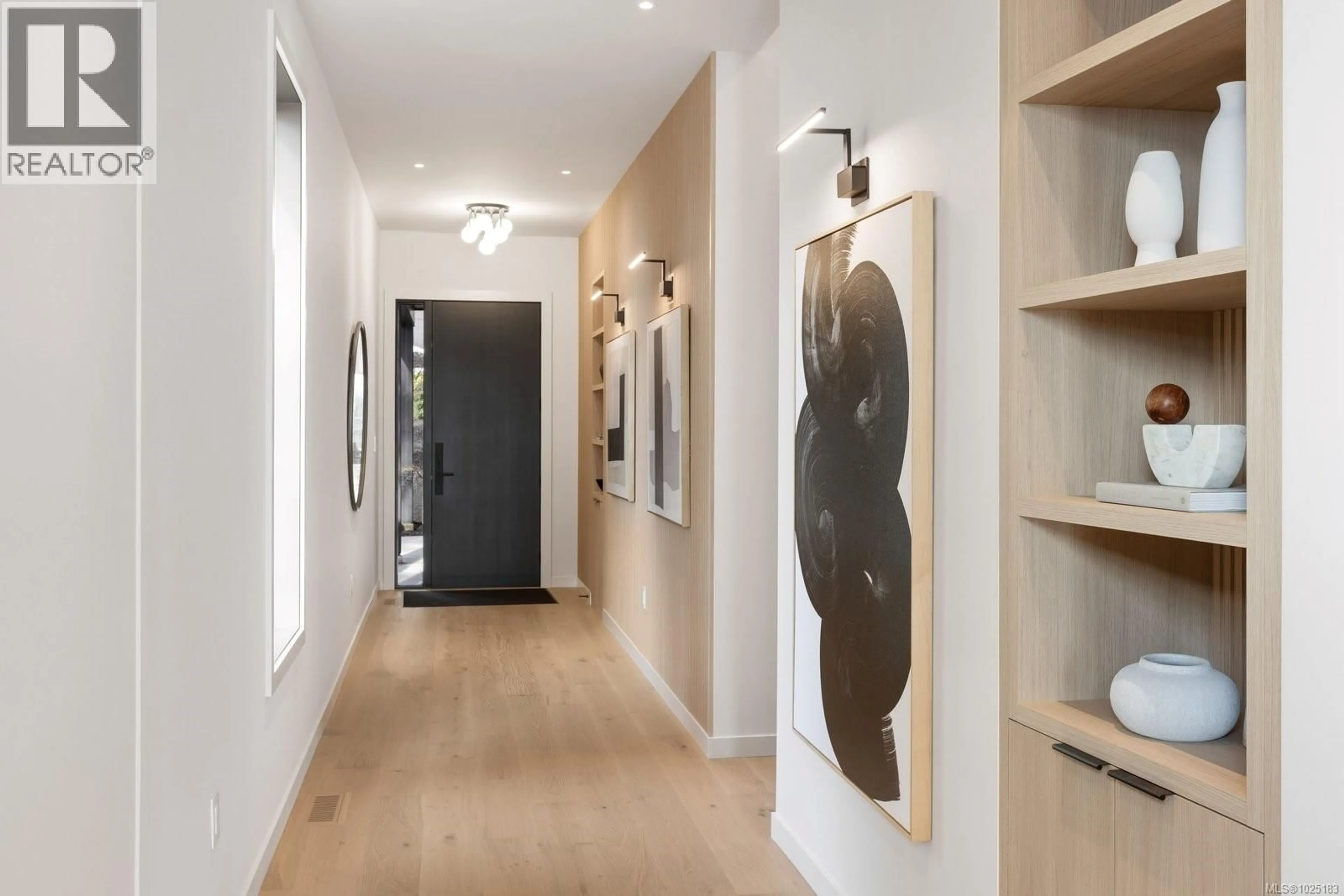 Indoor entryway for 11392 CHALET ROAD, North Saanich British Columbia V8L5L9