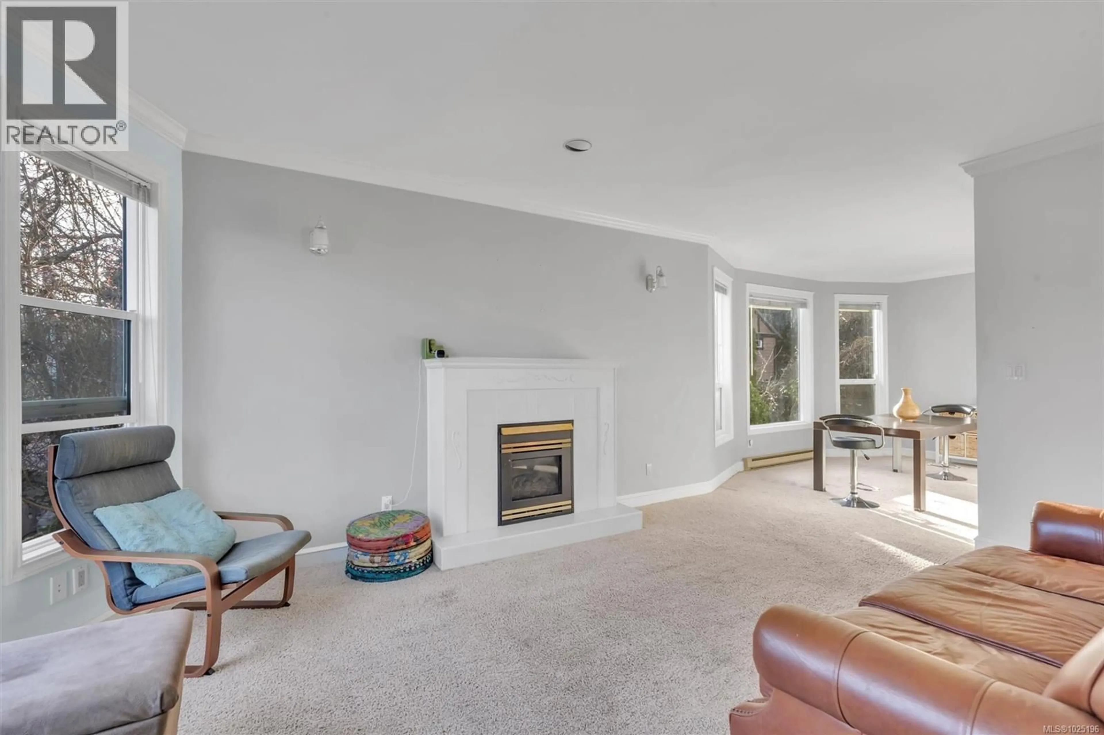 Living room with furniture, unknown for A - 142 ST. LAWRENCE STREET, Victoria British Columbia V8V3M3