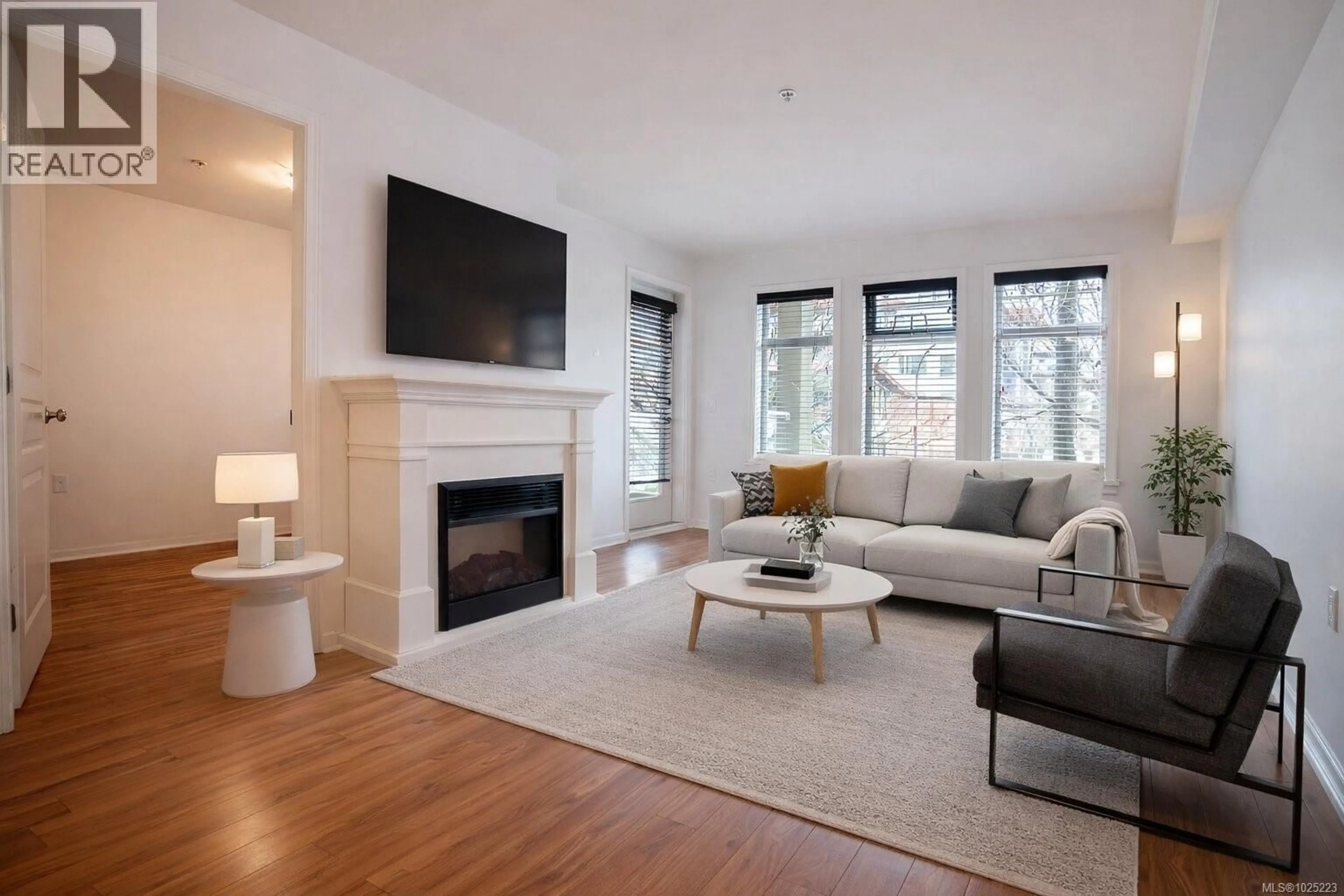 Living room with furniture, unknown for 210 - 655 GOLDSTREAM AVENUE, Langford British Columbia V9B0G2