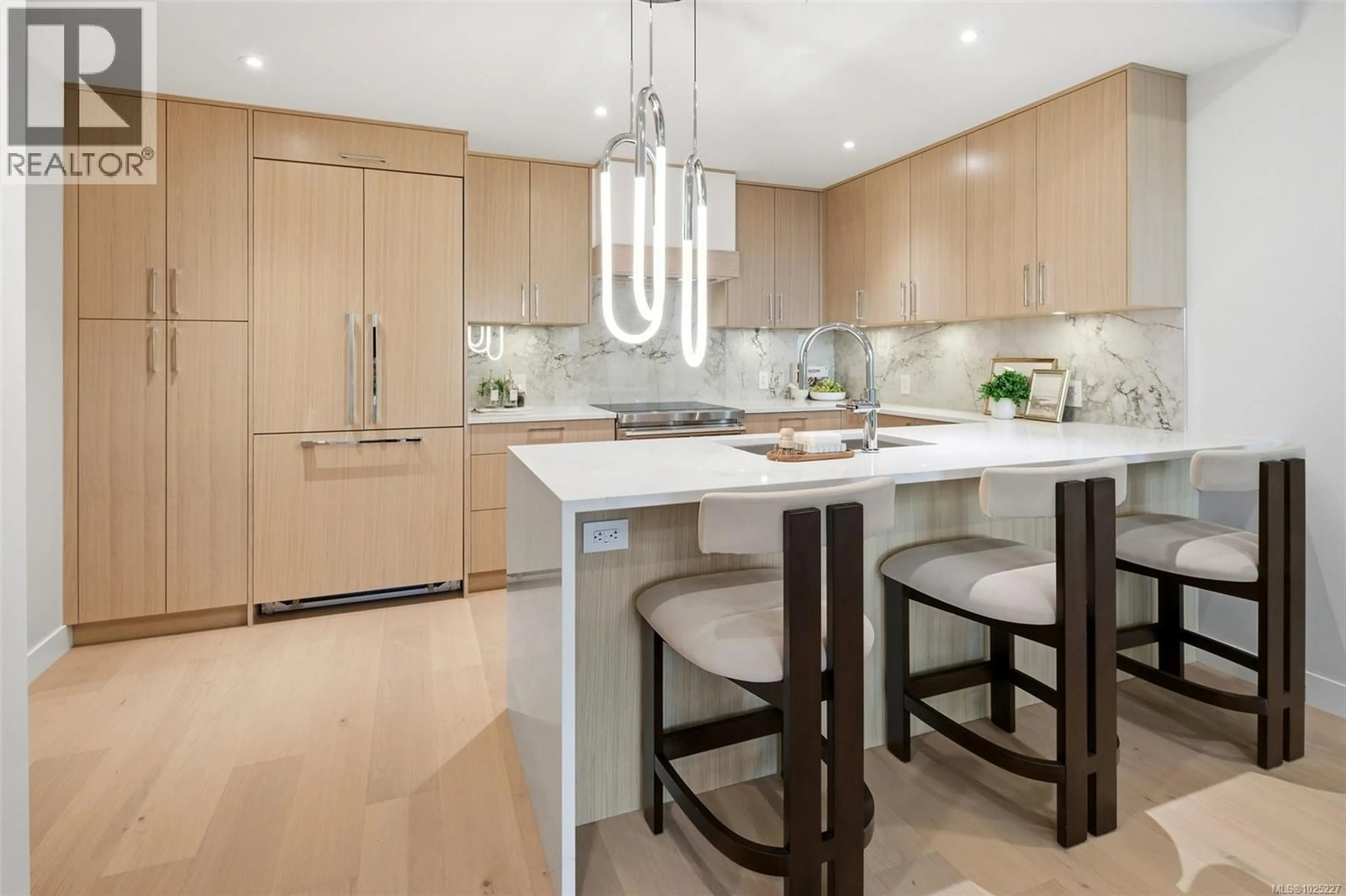 Contemporary kitchen, ceramic/tile floor for 301 - 5229 CORDOVA BAY ROAD, Saanich British Columbia V8Y2L1