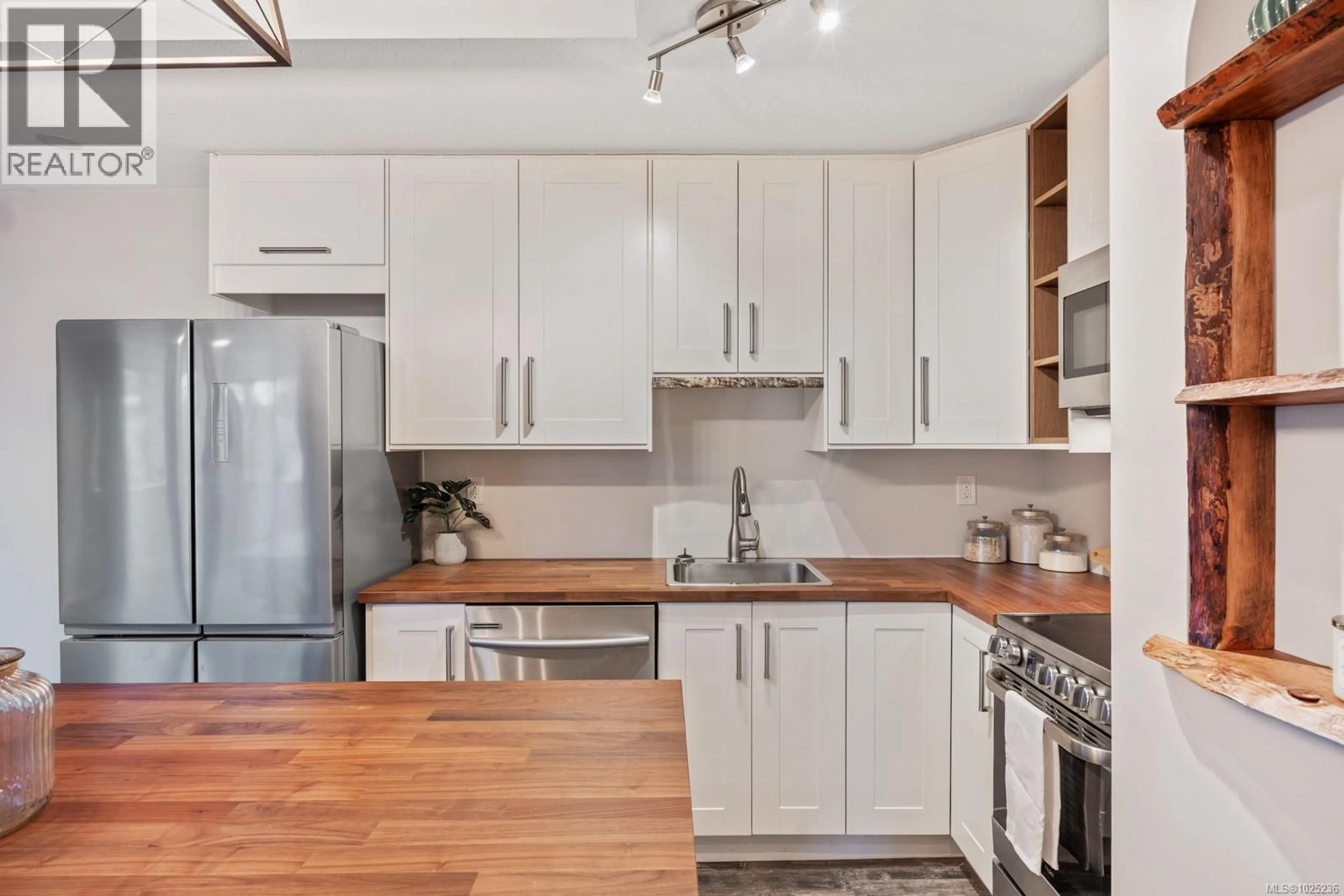 Unknown for 405 - 1111 EDGETT ROAD, Courtenay British Columbia V9N8P2