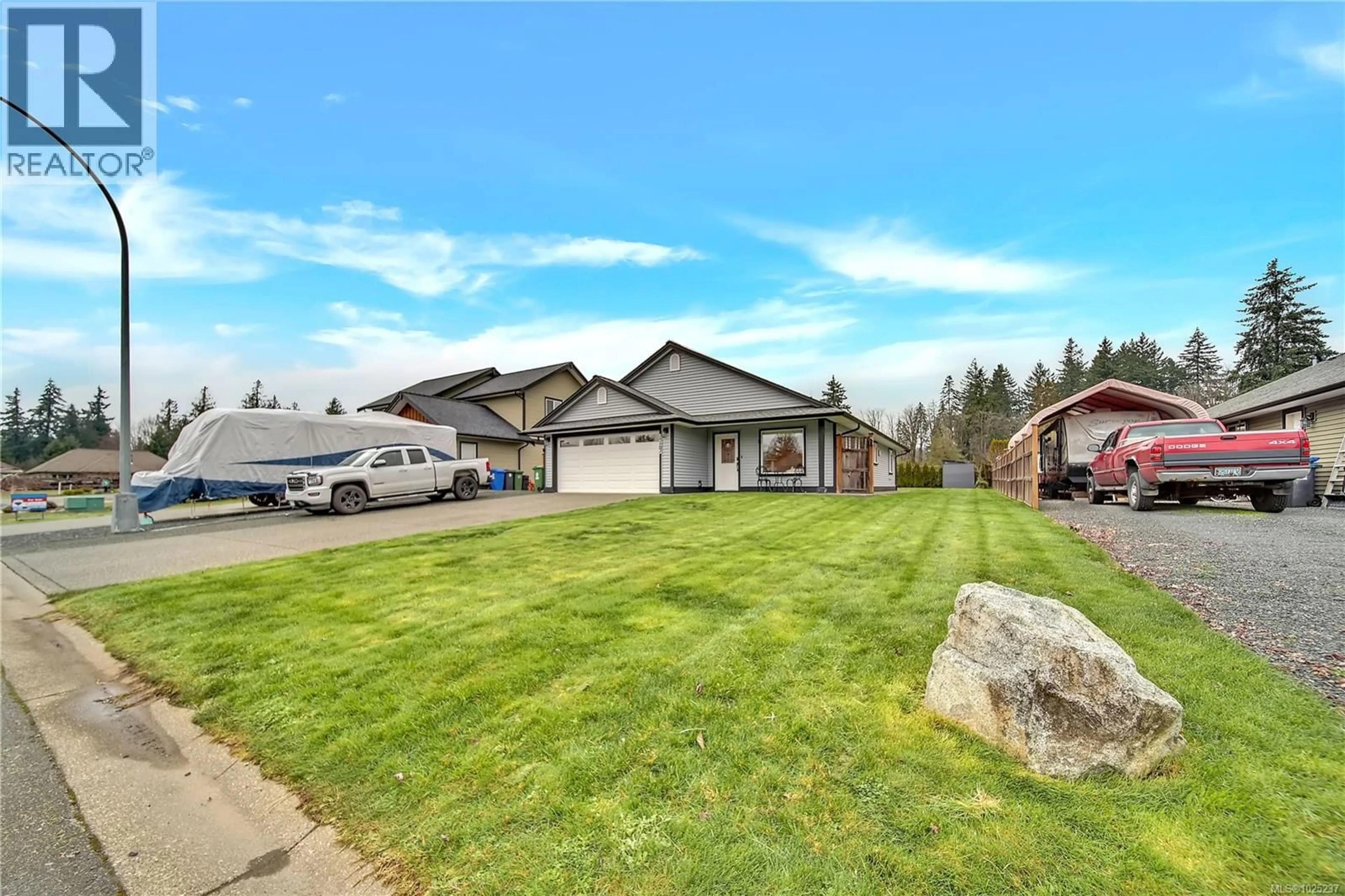 A pic from outside/outdoor area/front of a property/back of a property/a pic from drone, unknown for 5575 SWALLOW DRIVE, Port Alberni British Columbia V9Y7H1