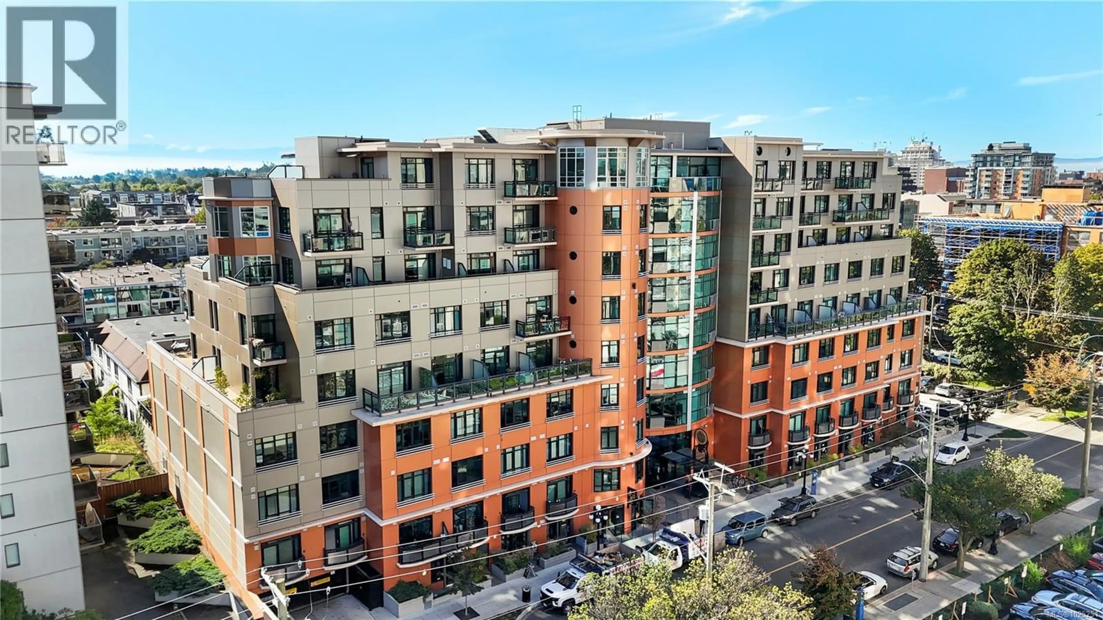 A pic from outside/outdoor area/front of a property/back of a property/a pic from drone, city buildings view from balcony for 526 - 1029 VIEW STREET, Victoria British Columbia V8V0C9