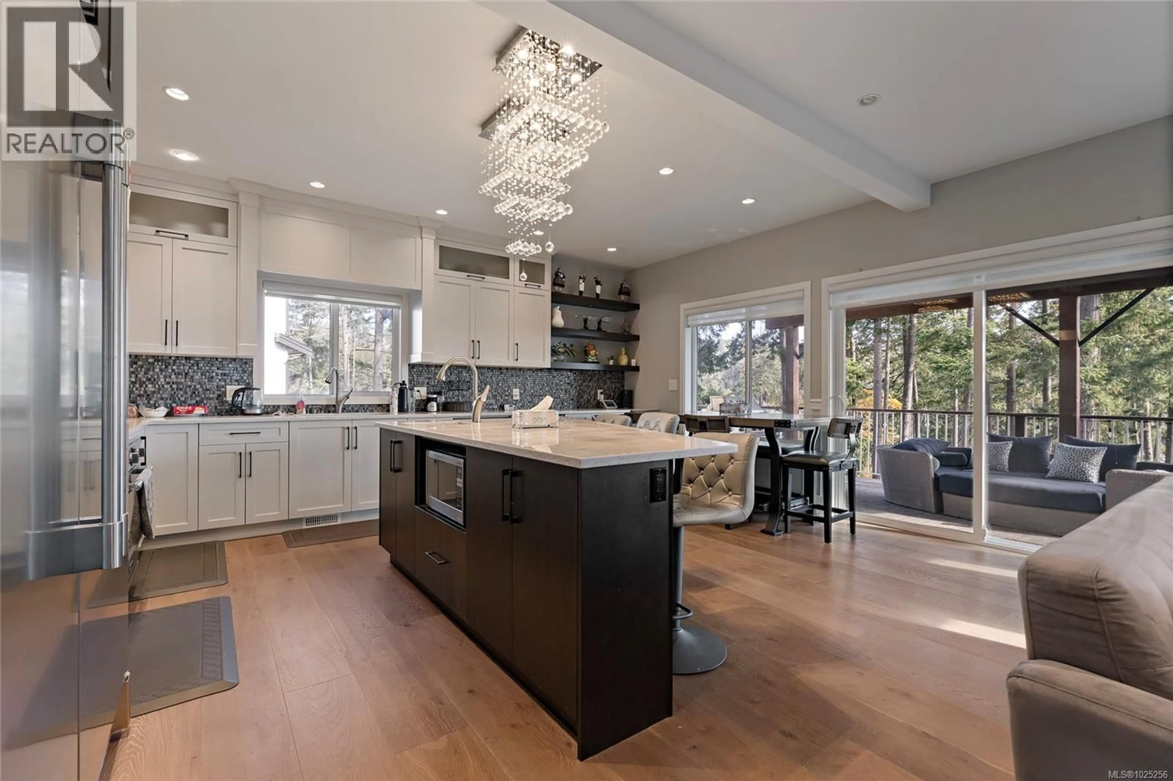 Open concept kitchen, unknown for 25 TUZO COURT, View Royal British Columbia V9B0S9