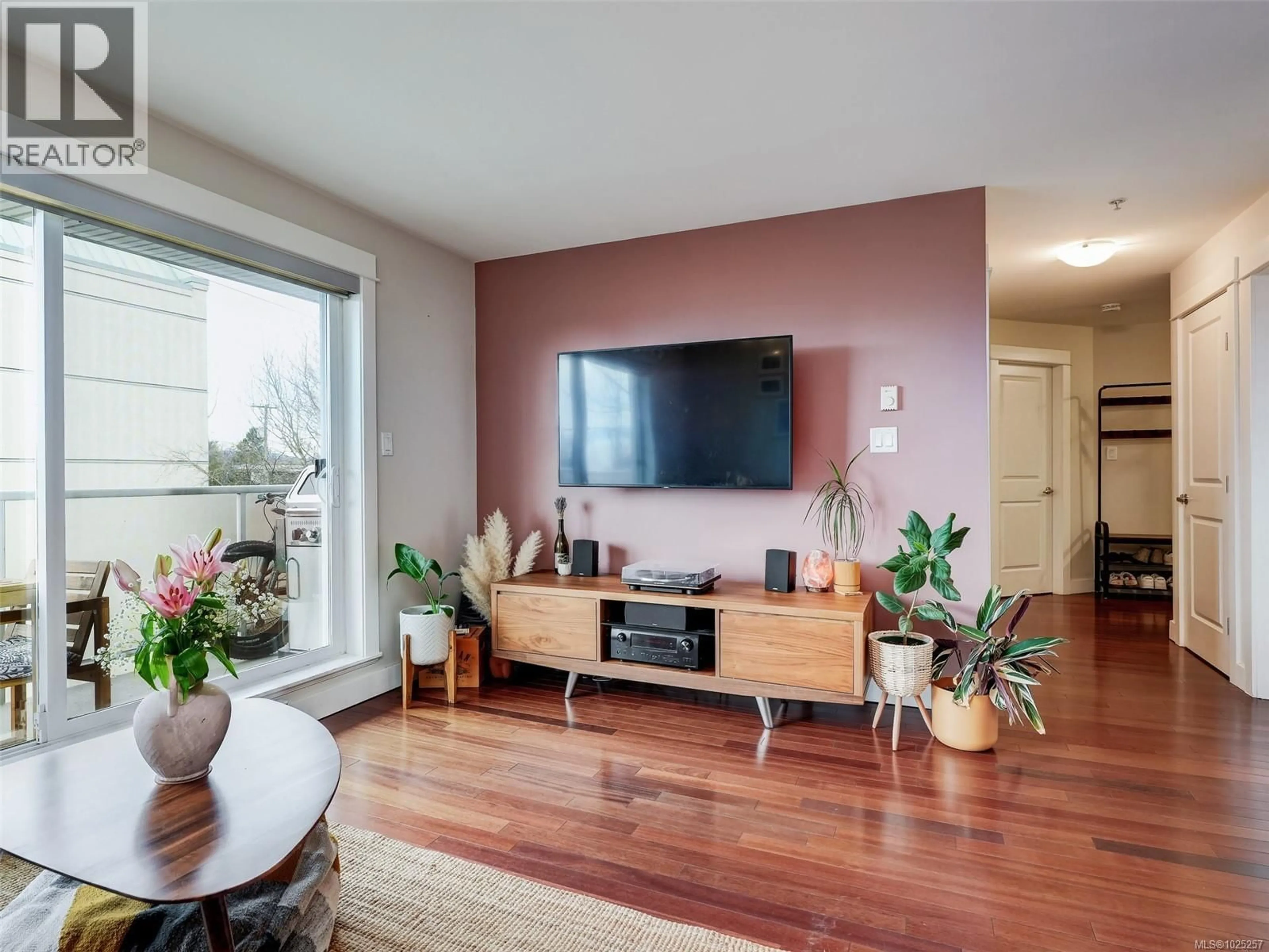 Living room with furniture, wood/laminate floor for 304 - 1315 ESQUIMALT ROAD, Esquimalt British Columbia V9A3P5
