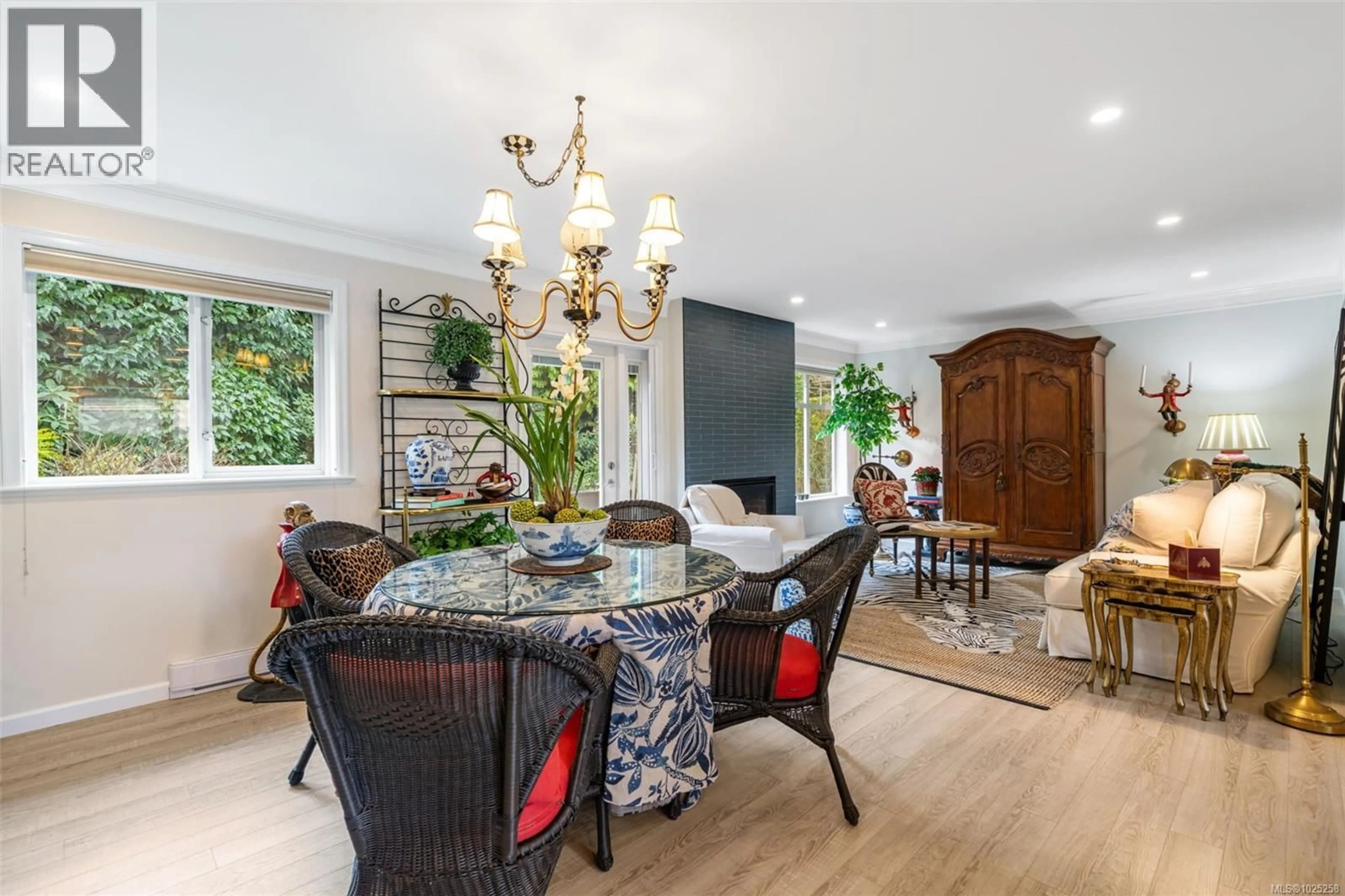 Dining room, unknown for 7 - 2585 SINCLAIR ROAD NORTHEAST, Saanich British Columbia V8N1C1